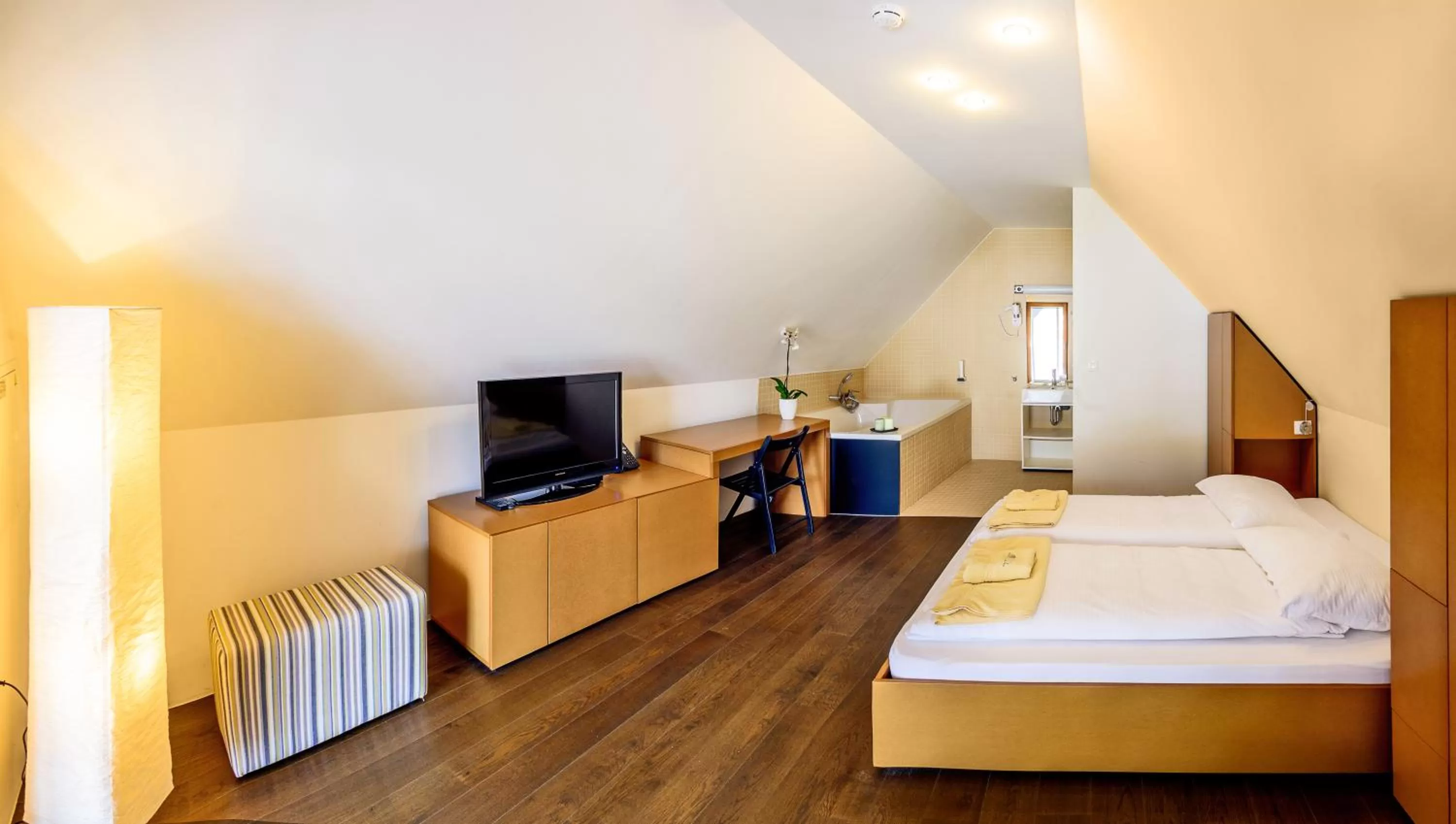 Photo of the whole room, Bed in Hotel Sanje ob Soči ***/****