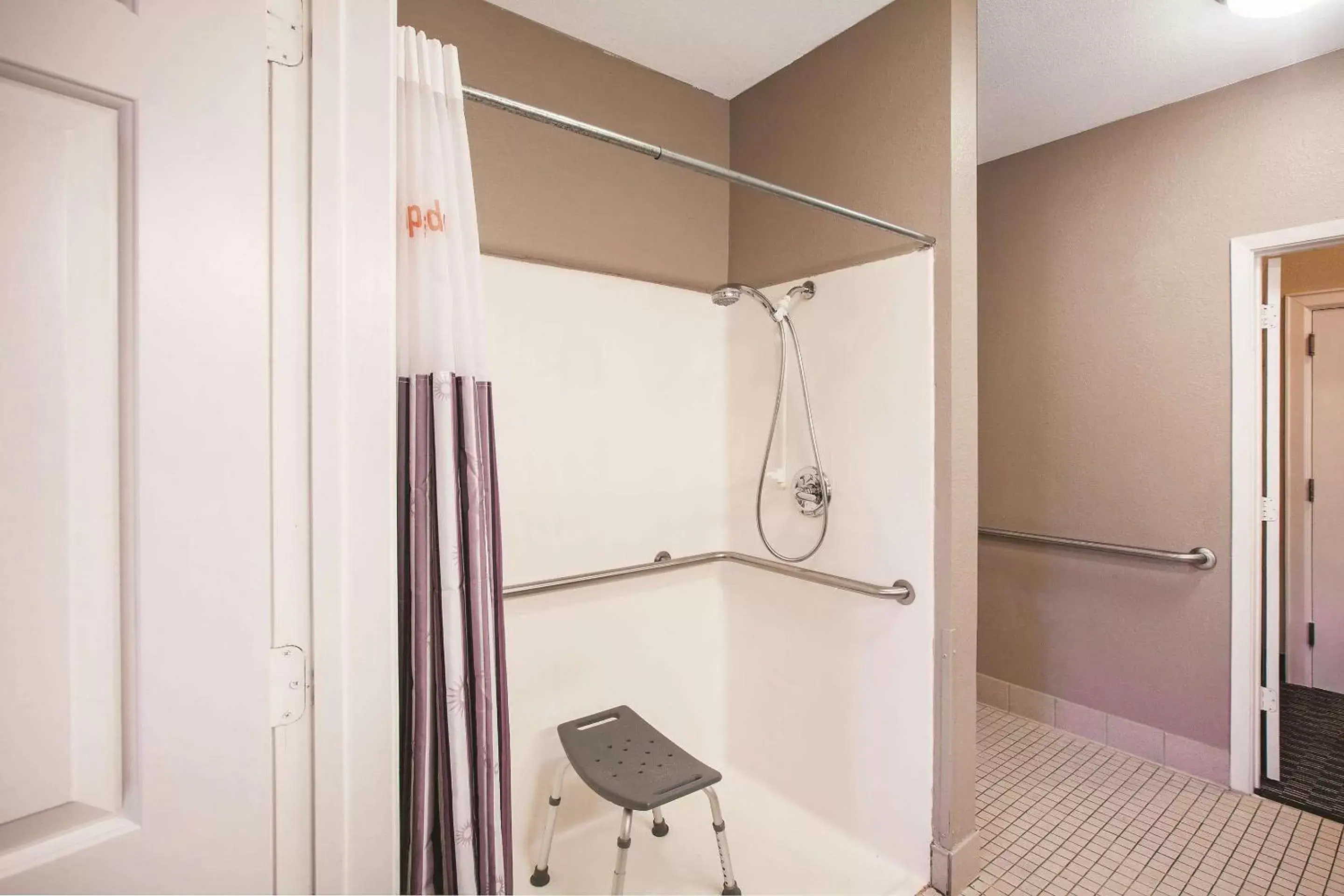 Shower, Bathroom in La Quinta by Wyndham Beaumont West
