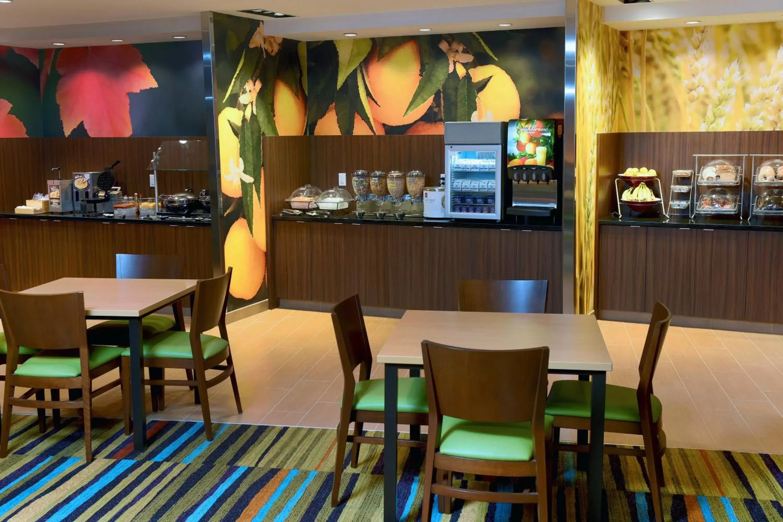 Breakfast, Restaurant/Places to Eat in Fairfield Inn & Suites by Marriott Omaha West