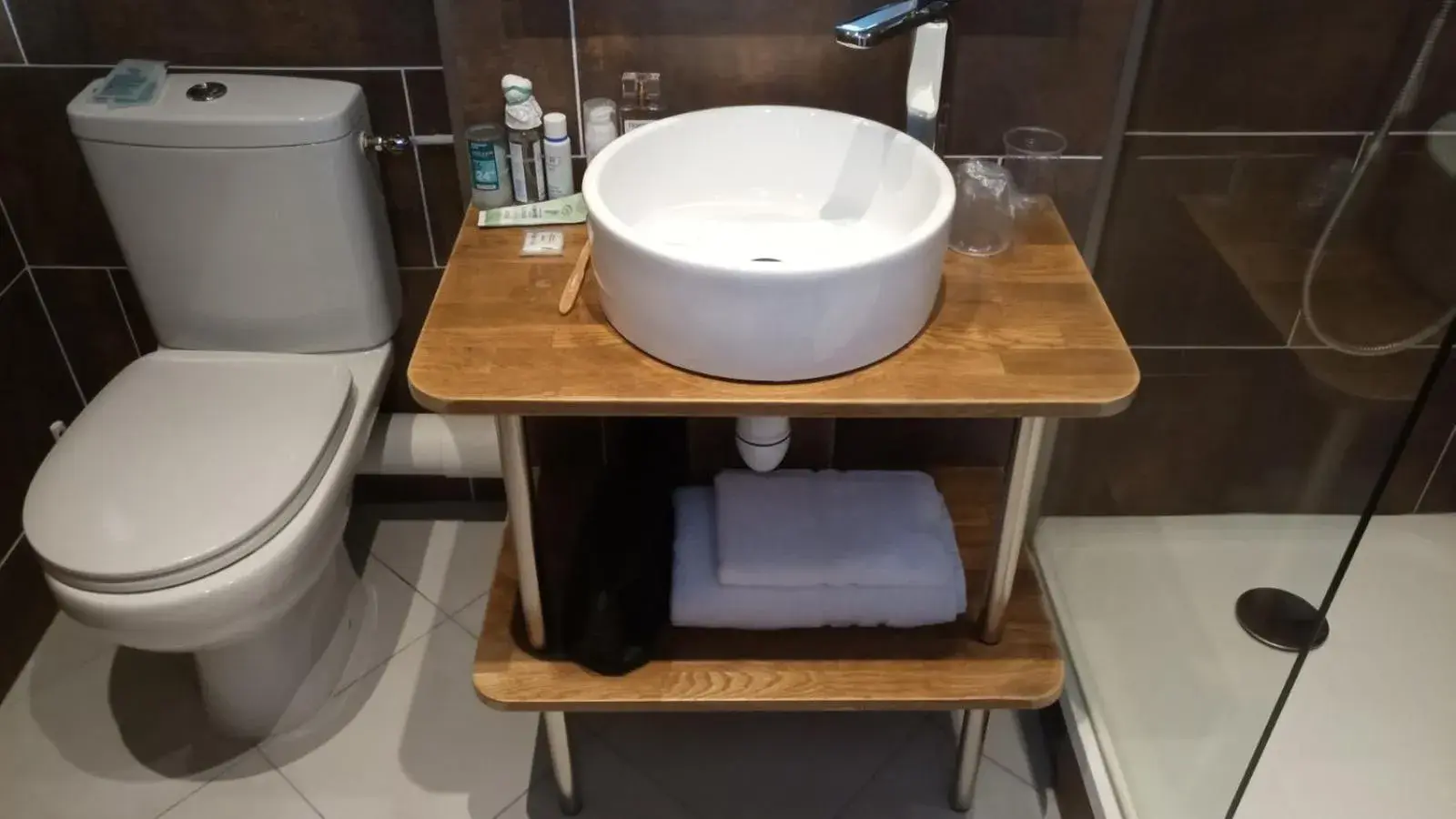 Toilet, Bathroom in Hôtel De La Perdrix Rouge