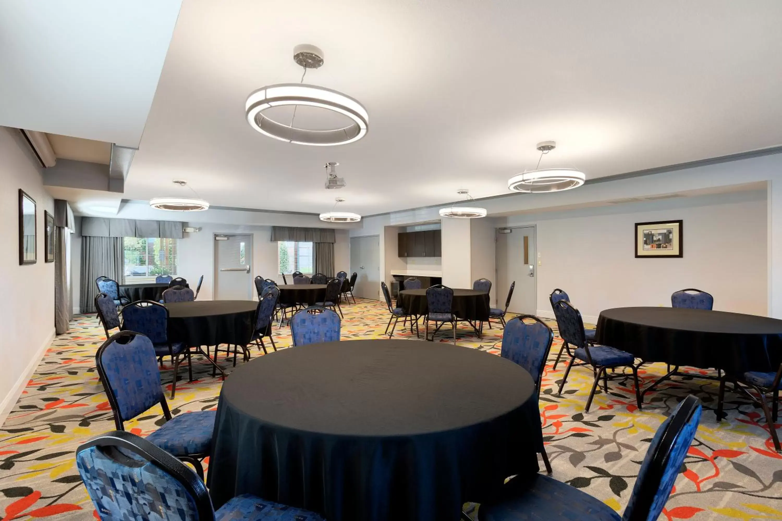 Meeting/conference room in Candlewood Suites Rogers-Bentonville, an IHG Hotel