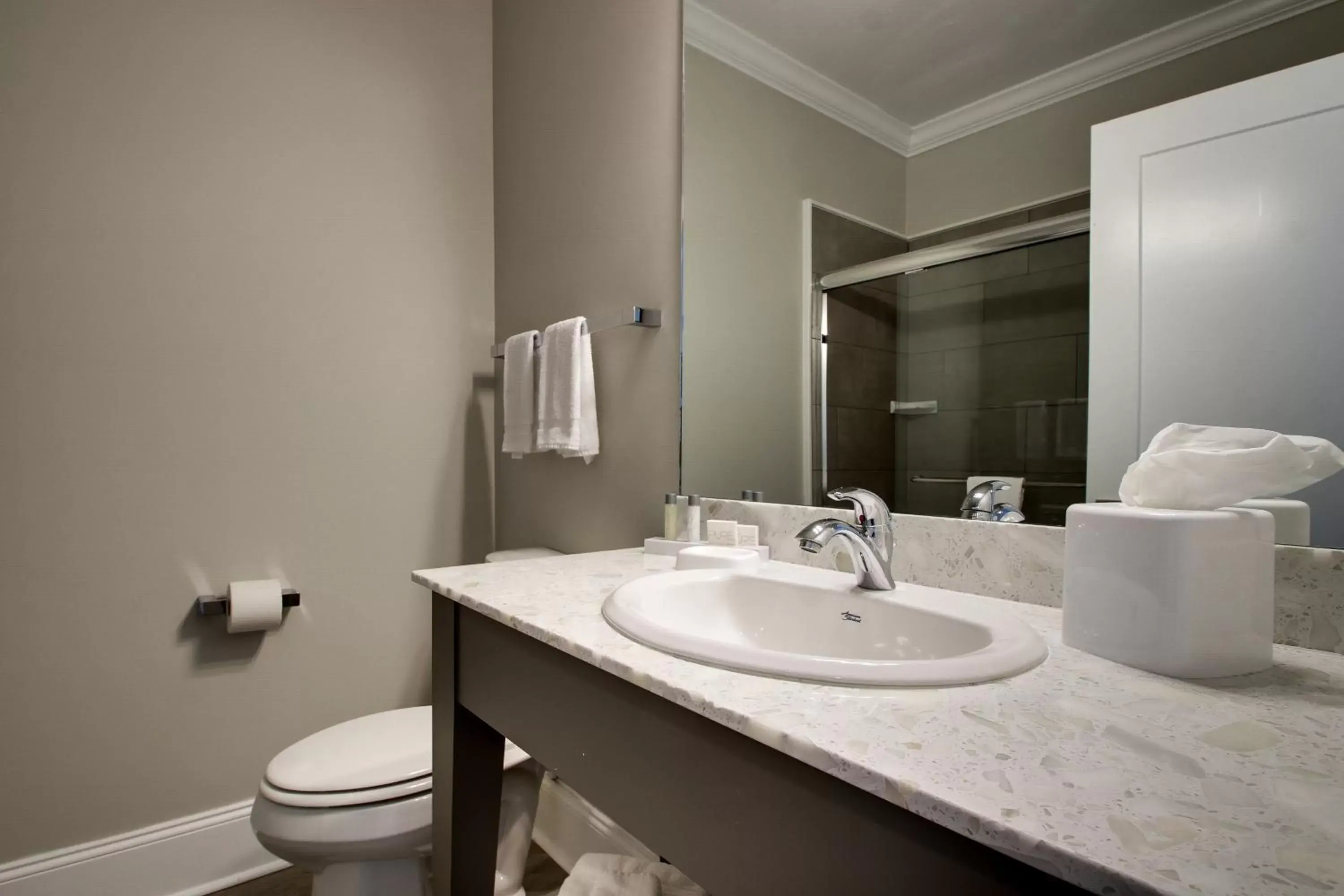 Bathroom in Islander Hotel & Resort