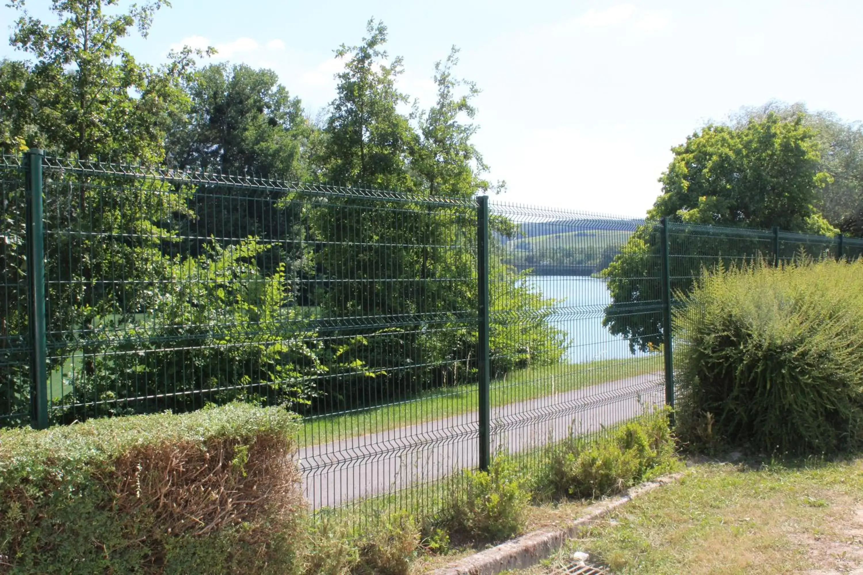 Garden in HOTEL Chateau-Thierry Centre