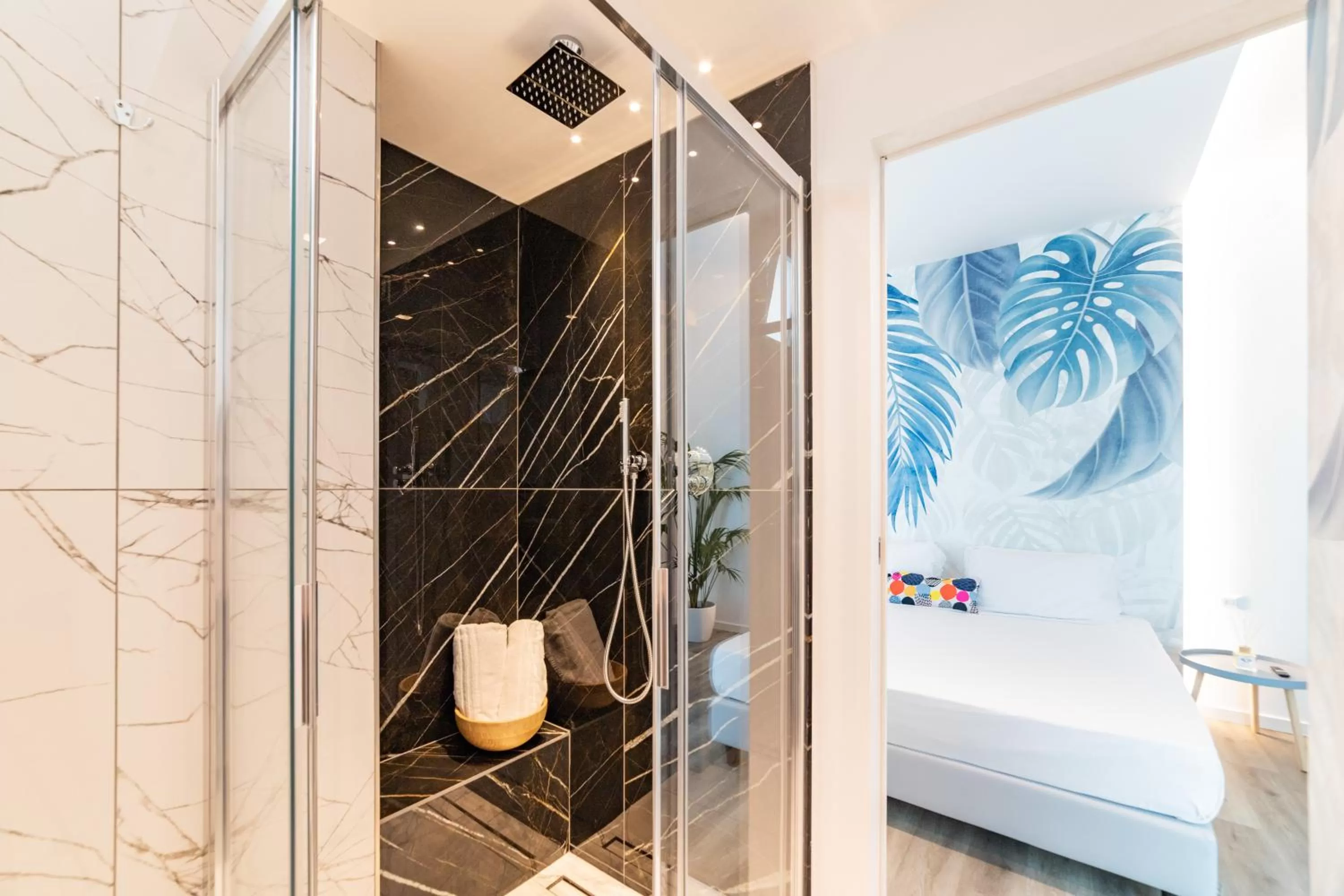 Shower in Hotel Majorca