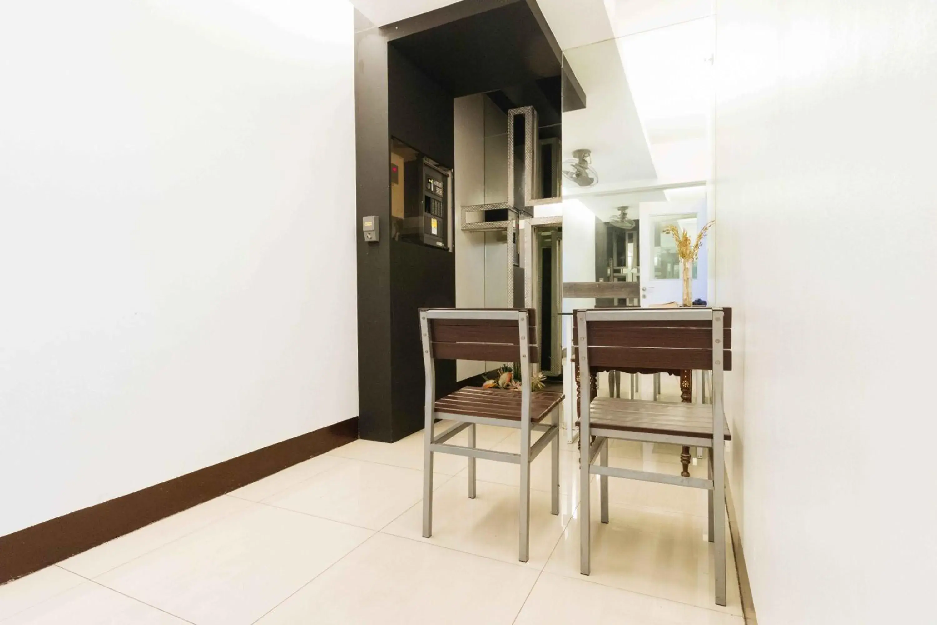 Area and facilities, Dining Area in RedDoorz Plus at Banawe Quezon City