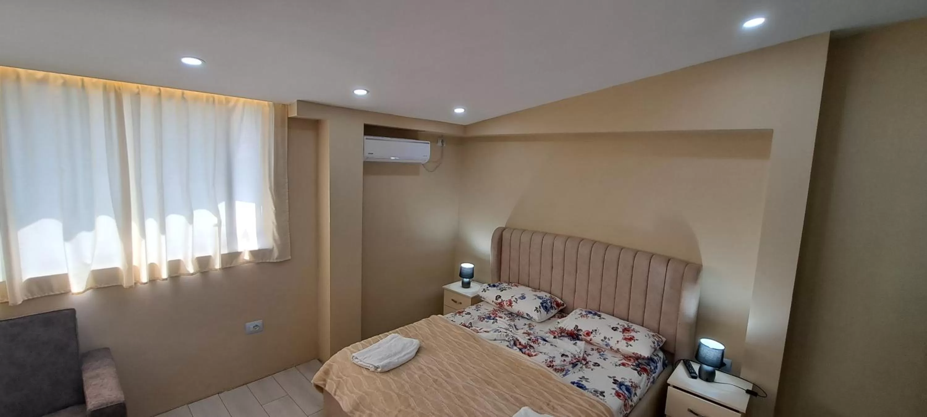 Bed in CityCenterHotel Shkoder