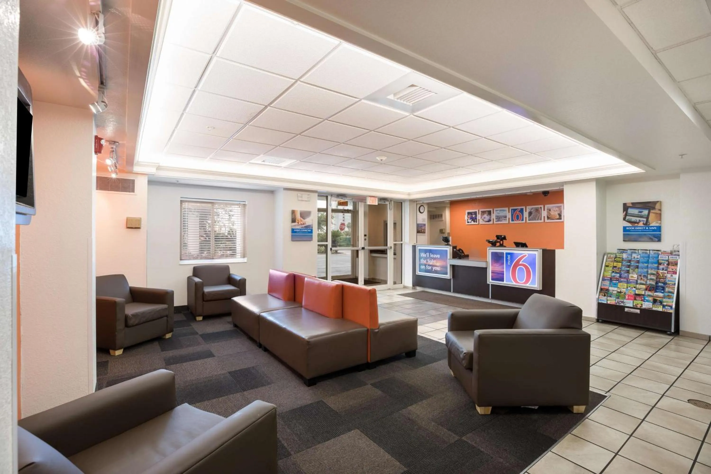 Lobby or reception in Motel 6-Orlando, FL - International Dr