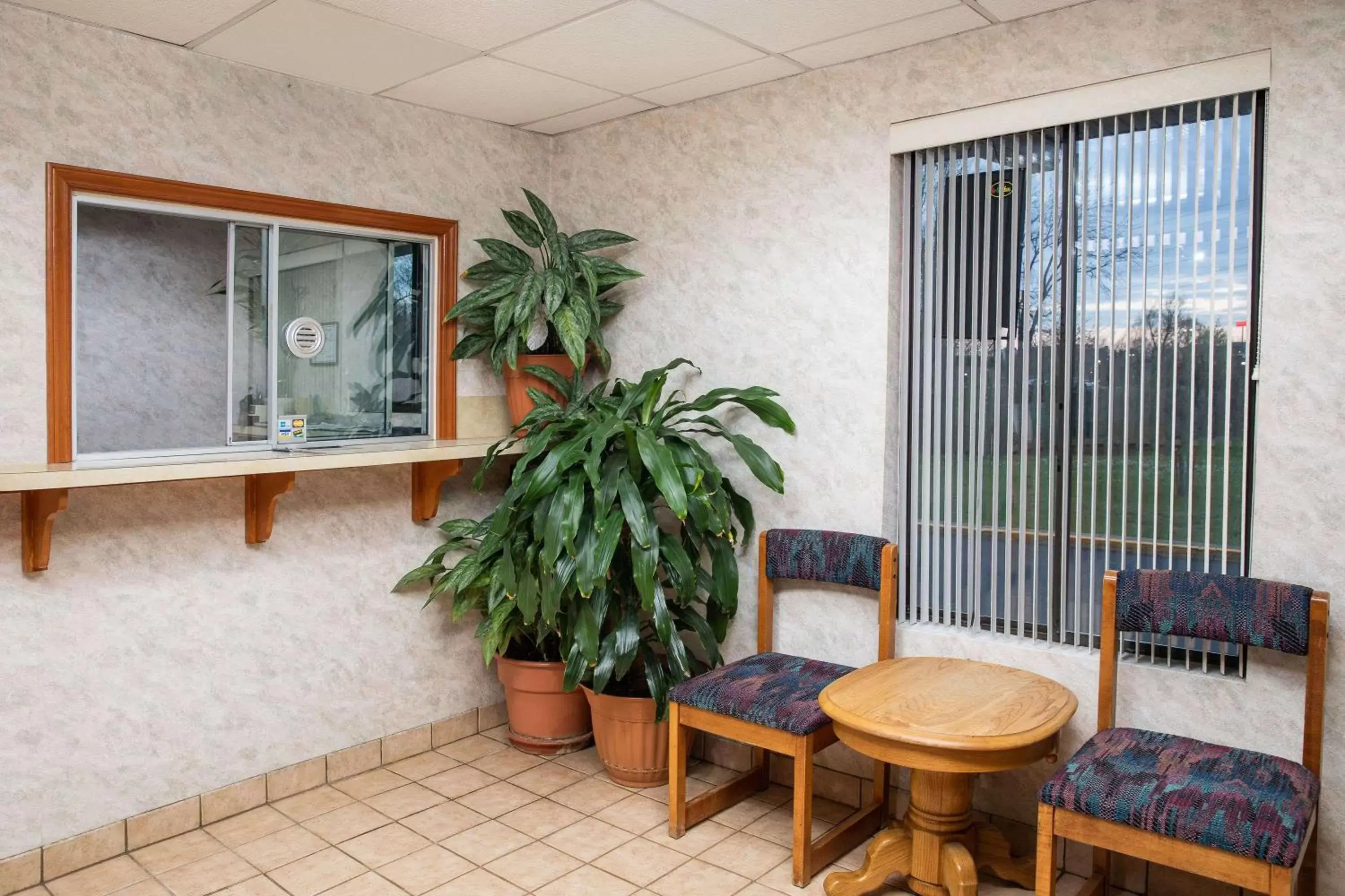 Lobby or reception in Super 8 by Wyndham Burlington NC Lobby or reception in Super 8 by Wyndham Burlington NC