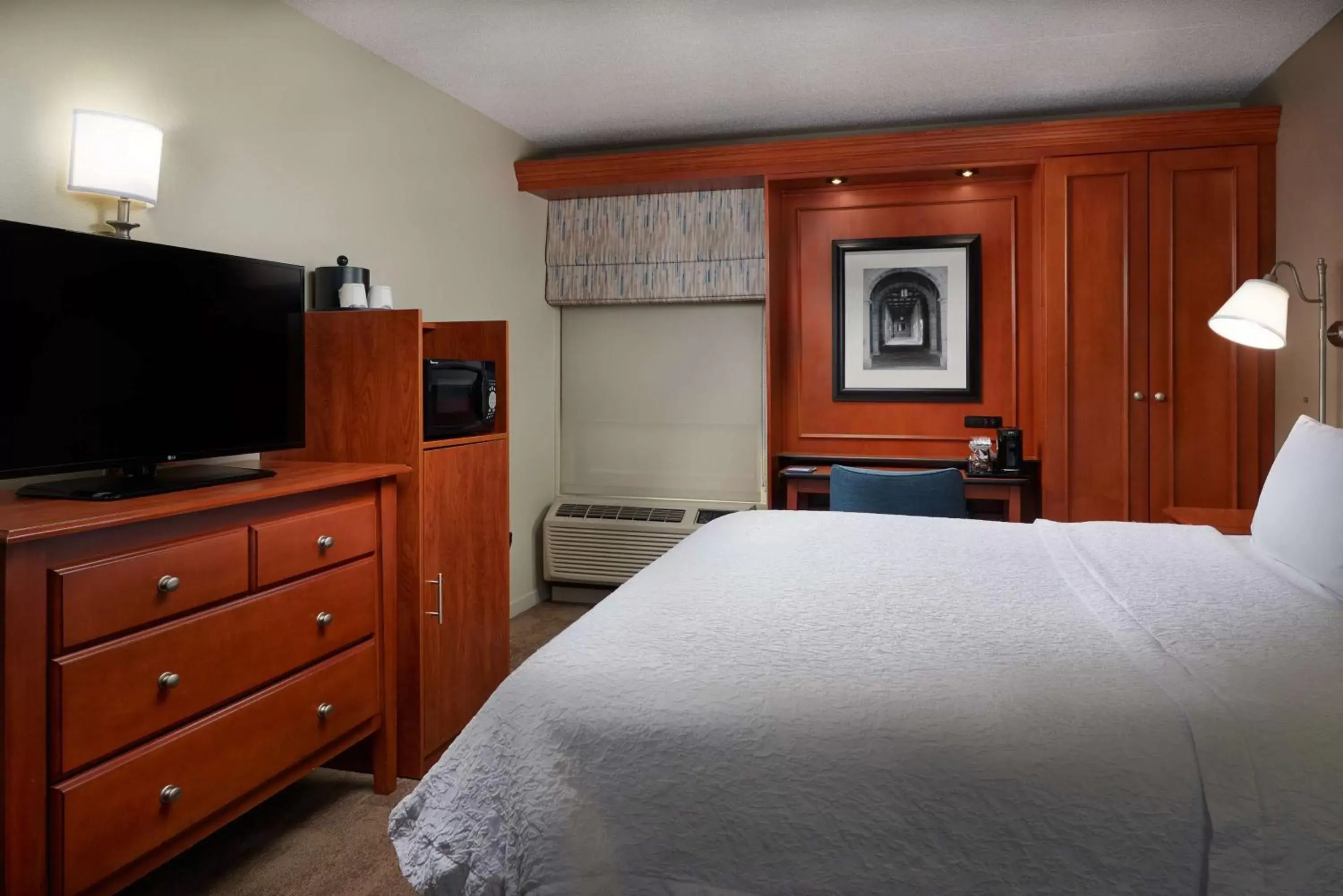 Bedroom, Bed in Hampton Inn Ann Arbor-South Bedroom, Bed in Hampton Inn Ann Arbor-South