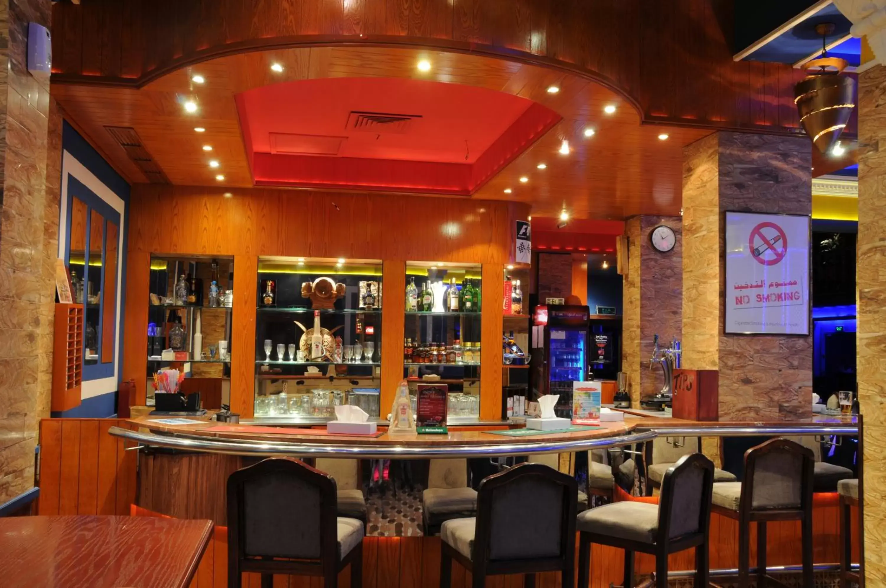 Alcoholic drinks, Lounge/Bar in Gulf Gate Hotel
