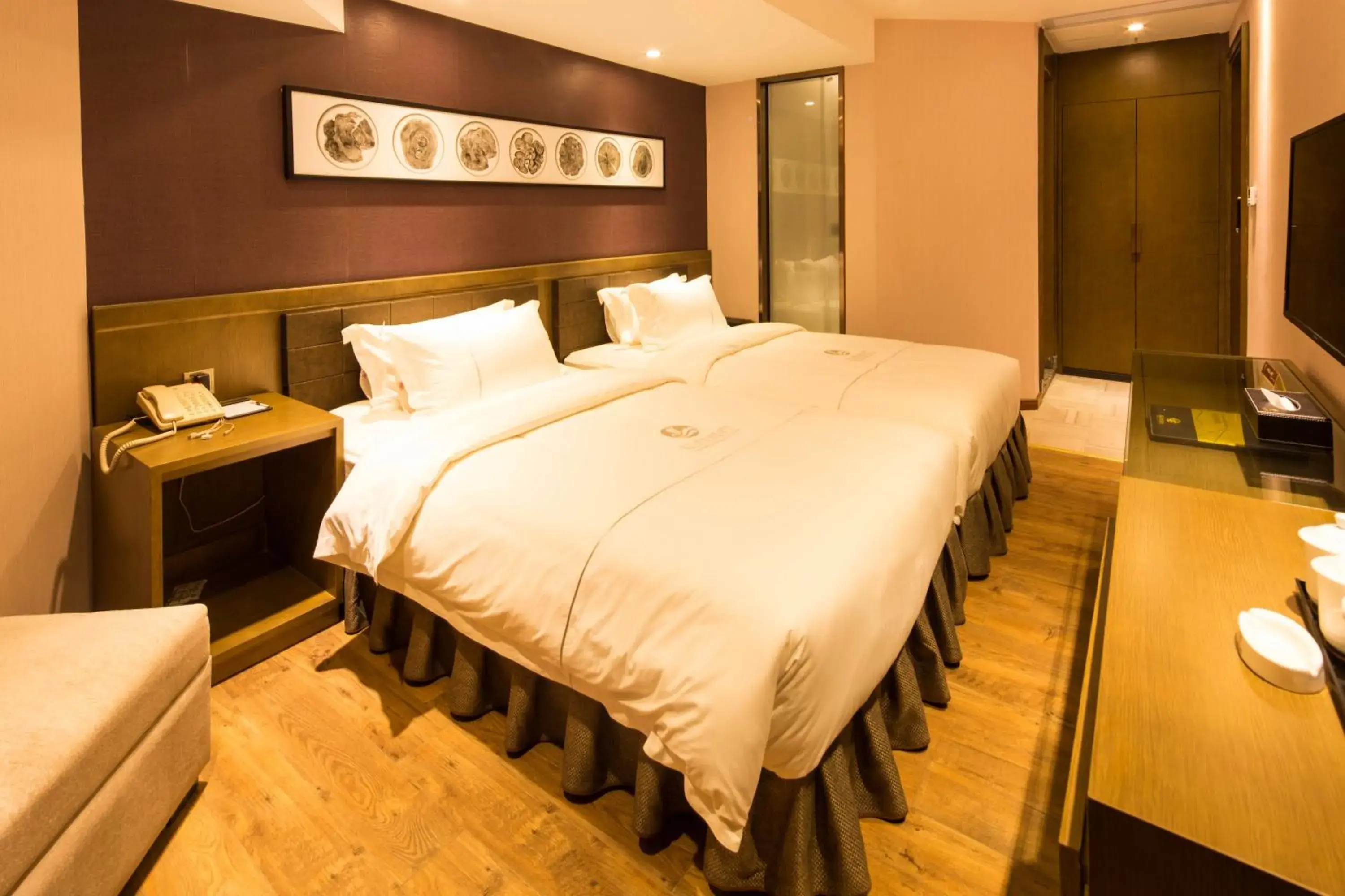 Bedroom, Bed in INSAIL Hotel (Shenzhen Dongmen Branch)