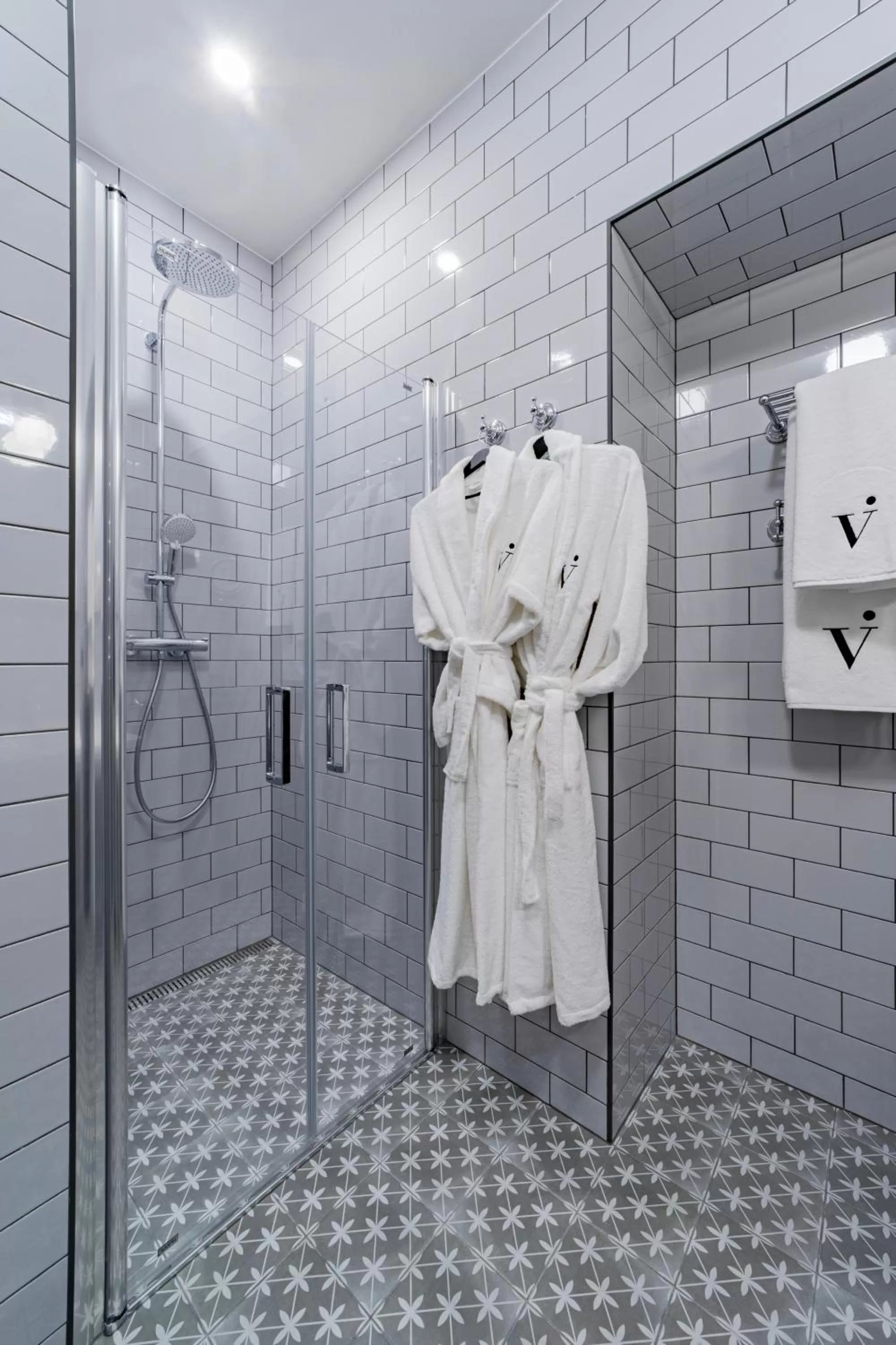 Shower in The Viaduct - Suites & More