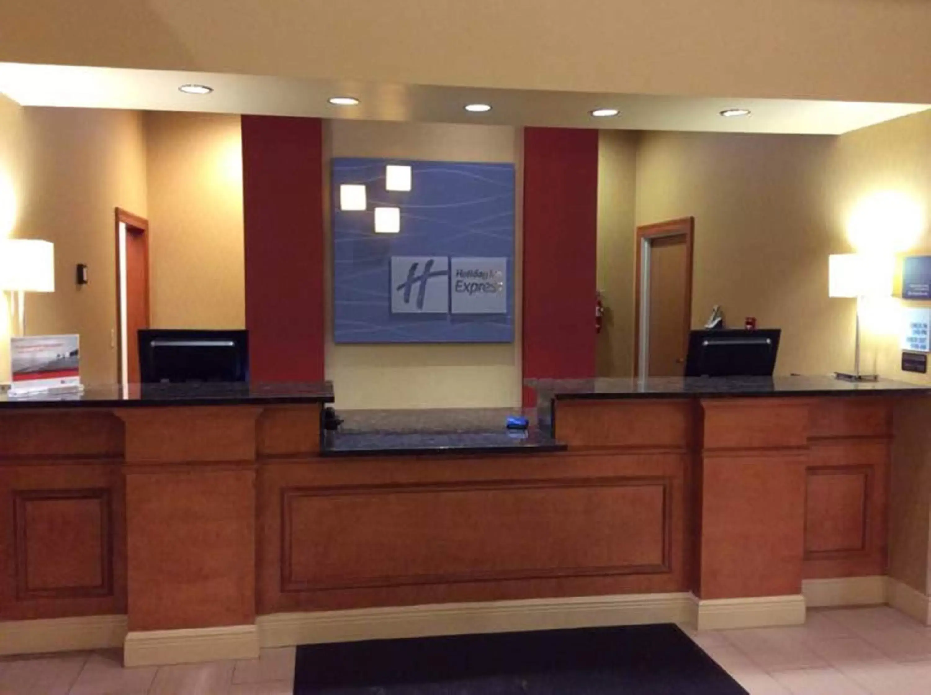 Property building, Lobby/Reception in Holiday Inn Express Hotel & Suites Forest, an IHG Hotel