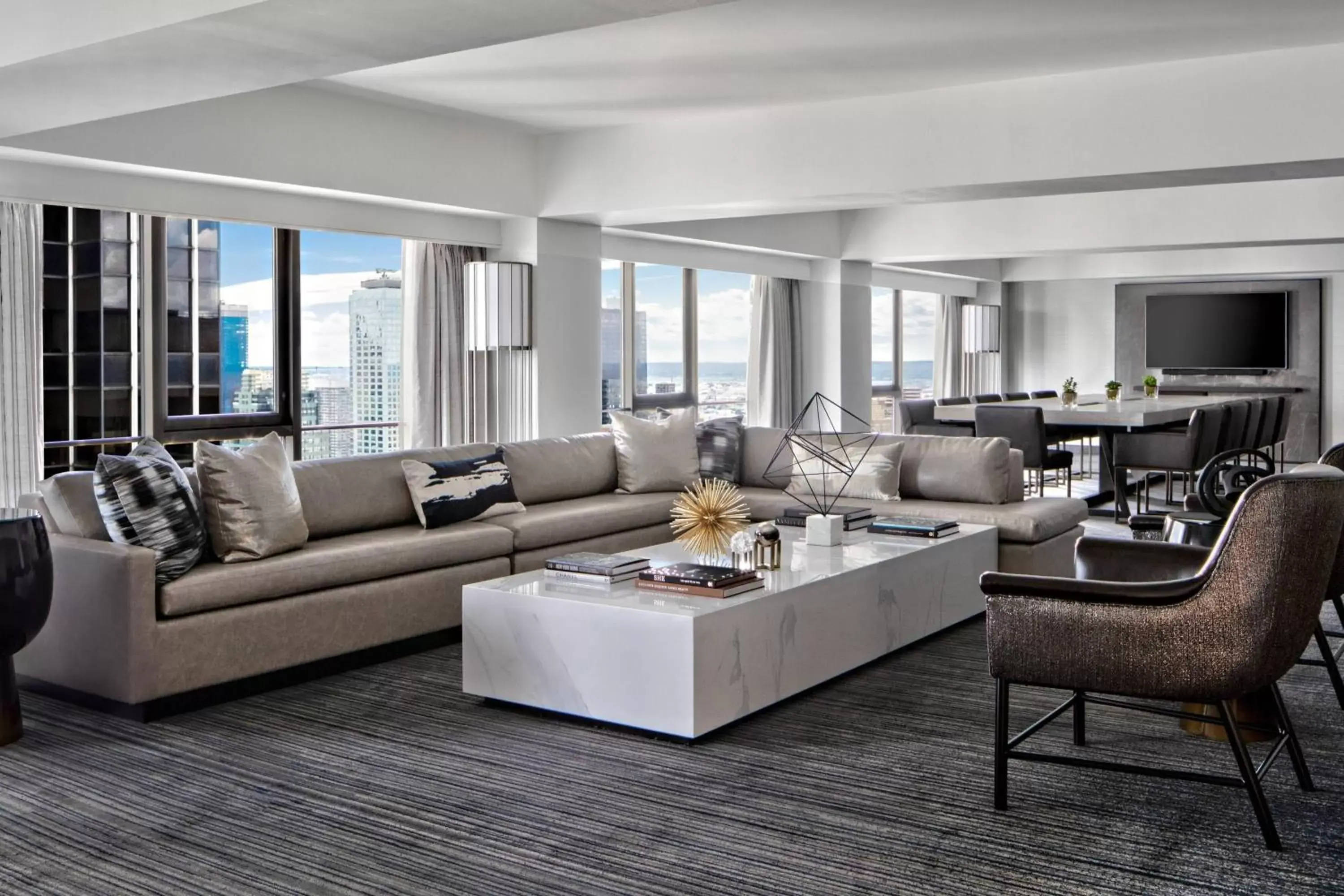 Living room in New York Marriott Marquis
