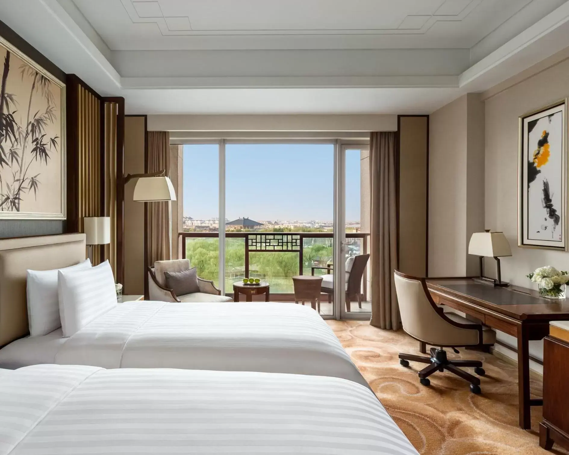 Bed in Shangri-La Qufu Bed in Shangri-La Qufu