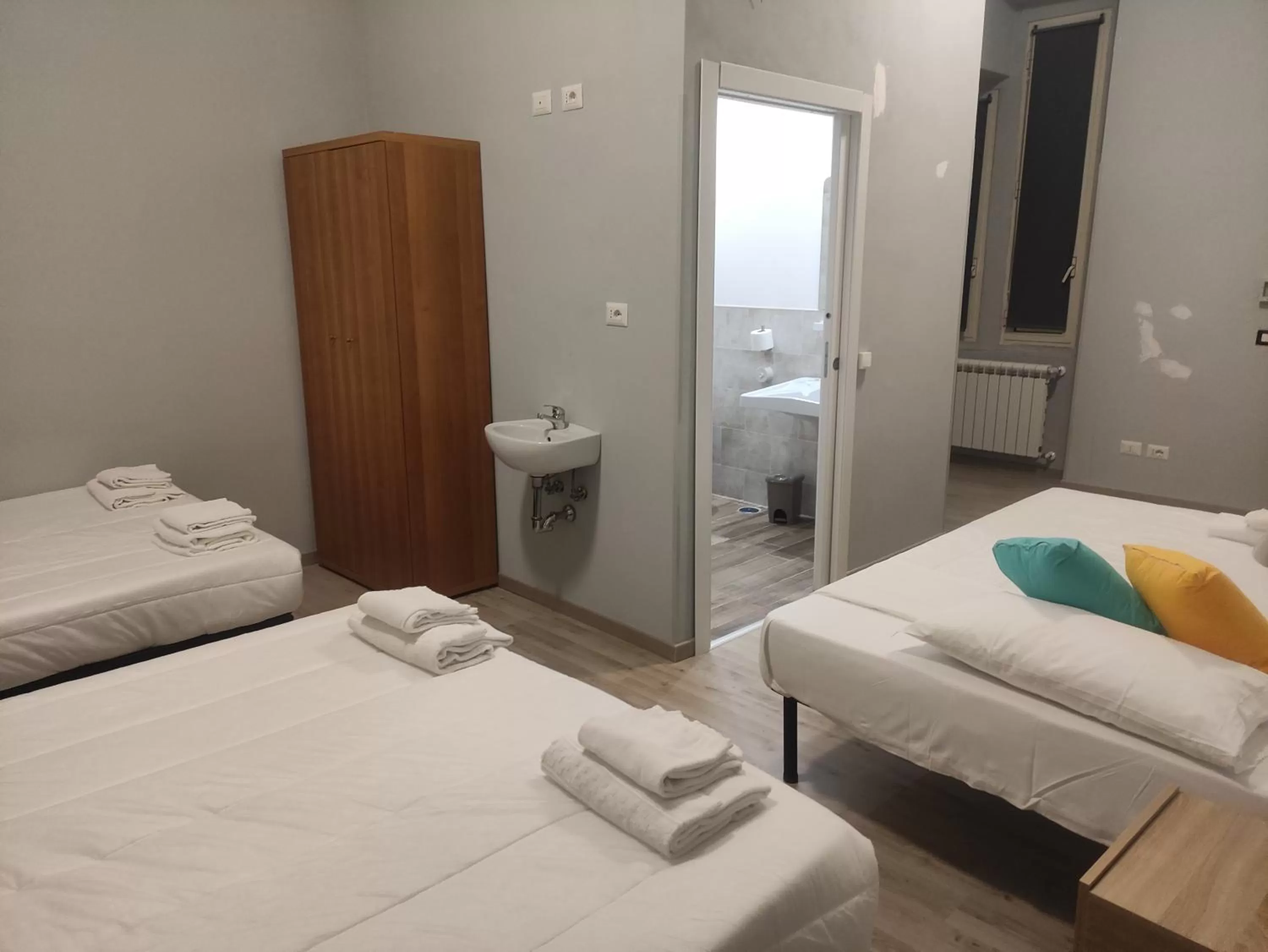 Toilet, Bed in Hotel Big Bang