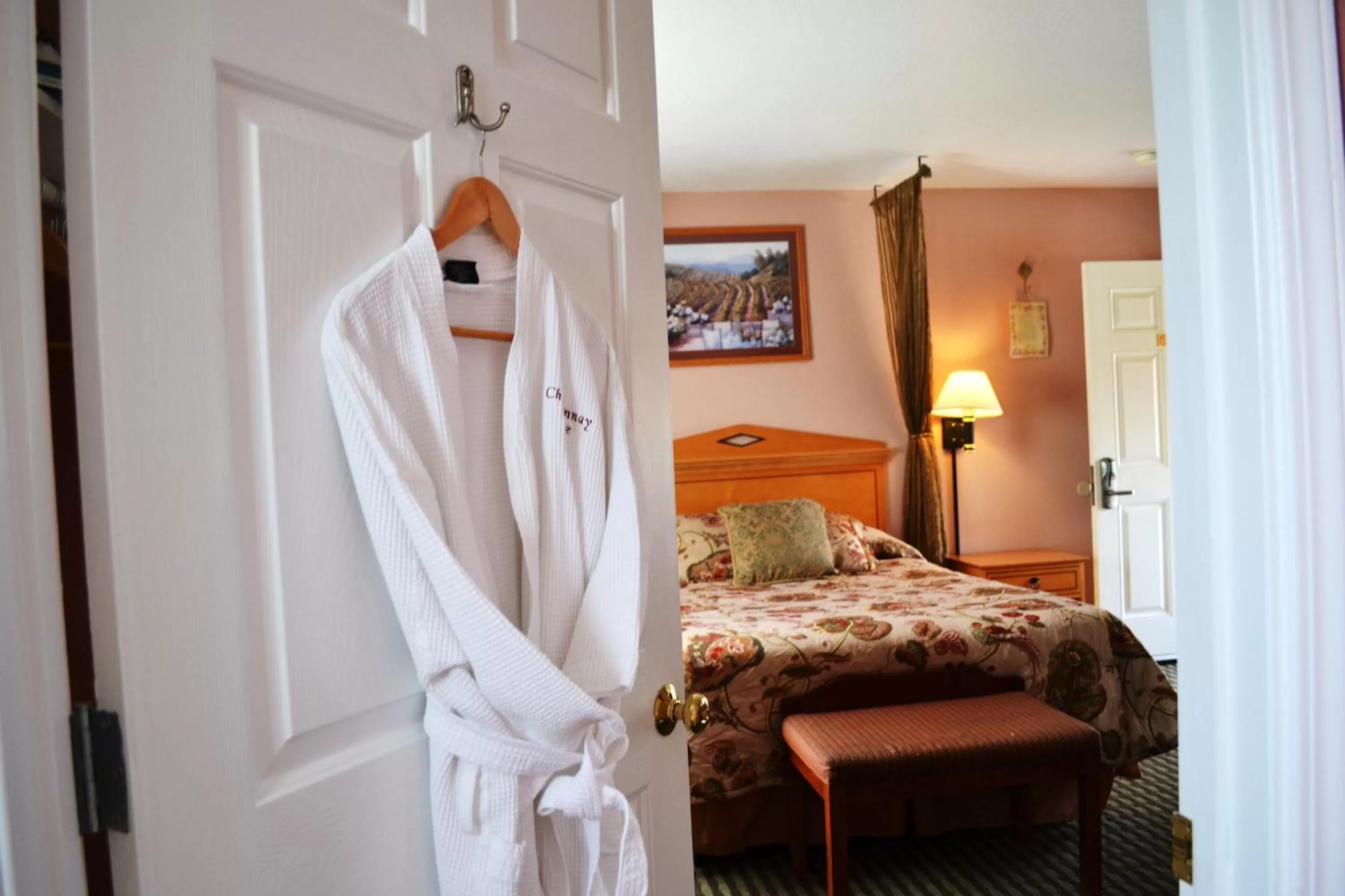 Bedroom, Bed in Chardonnay Lodge