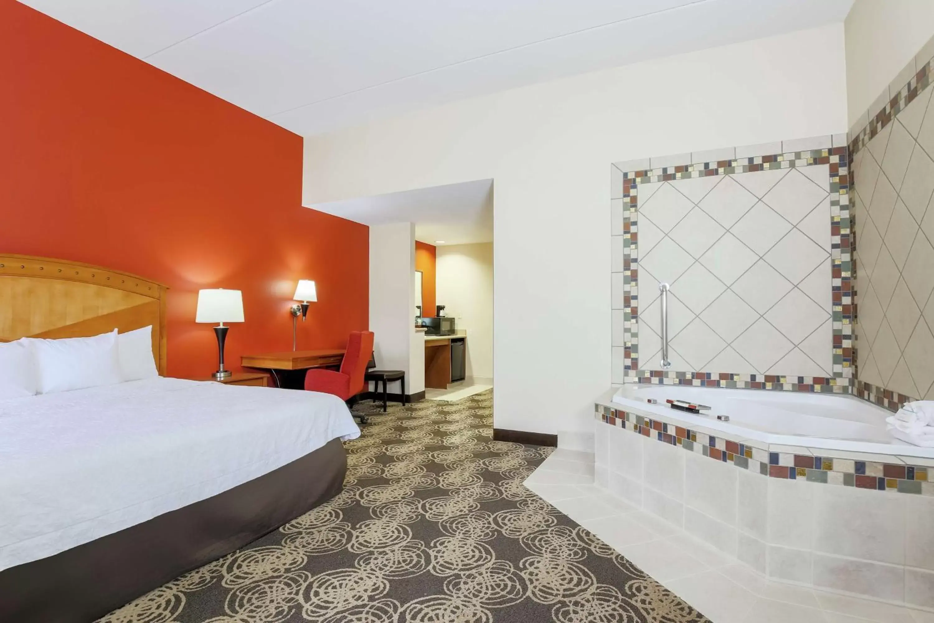 Bathroom, Bed in Hampton Inn & Suites Dallas-Allen