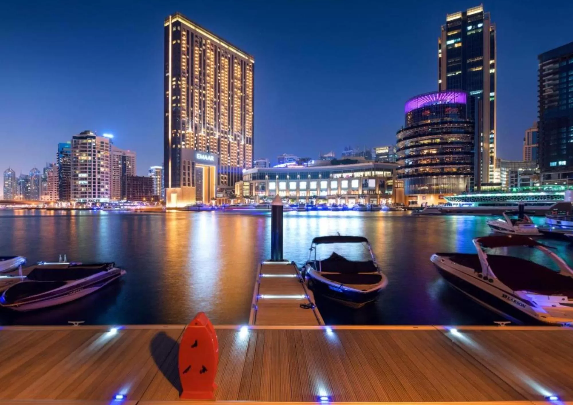 Property building in Emaar Residences Dubai Marina by Qstay - formerly Address Dubai Marina