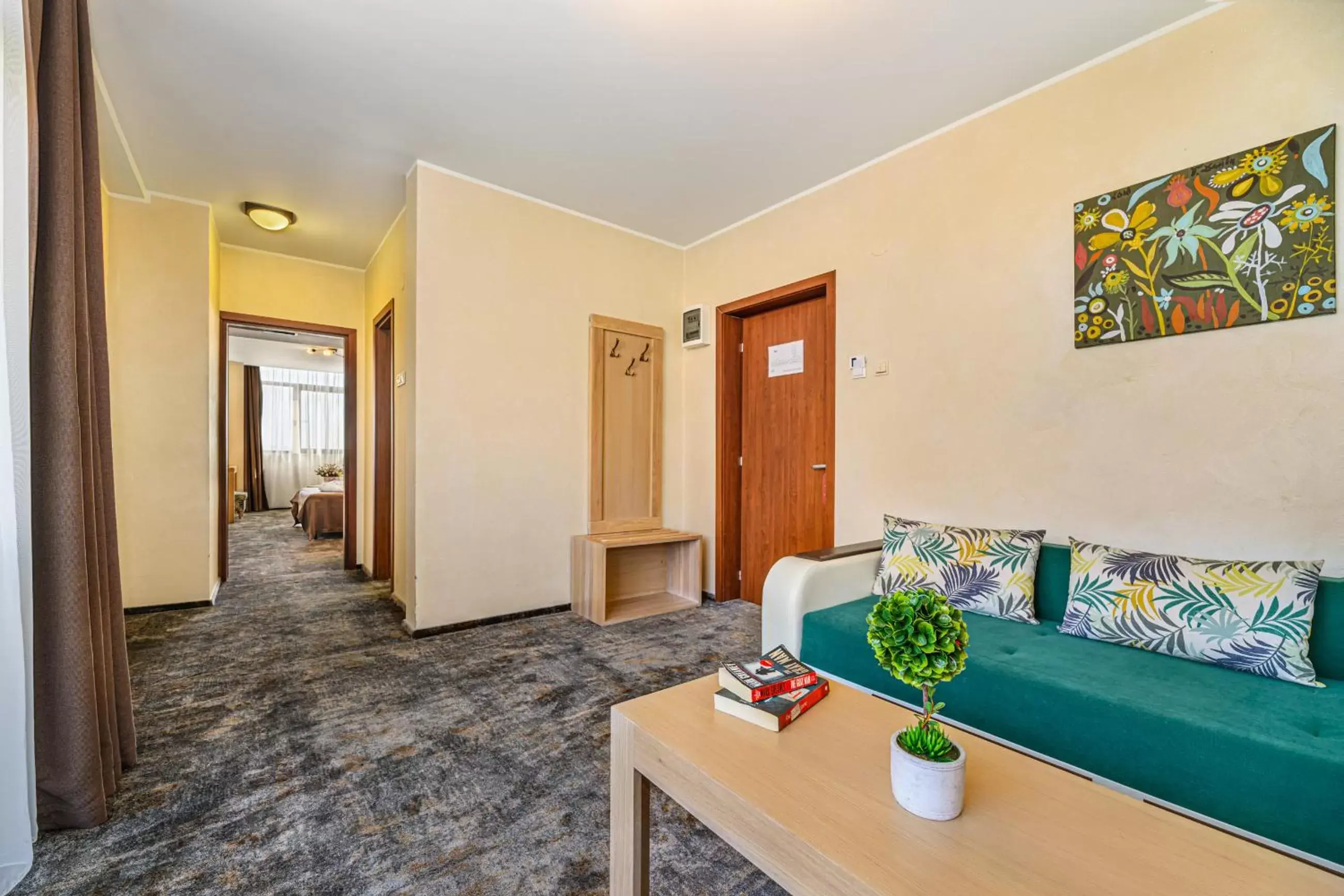 Living room, Seating Area in Faleza Hotel by Vega