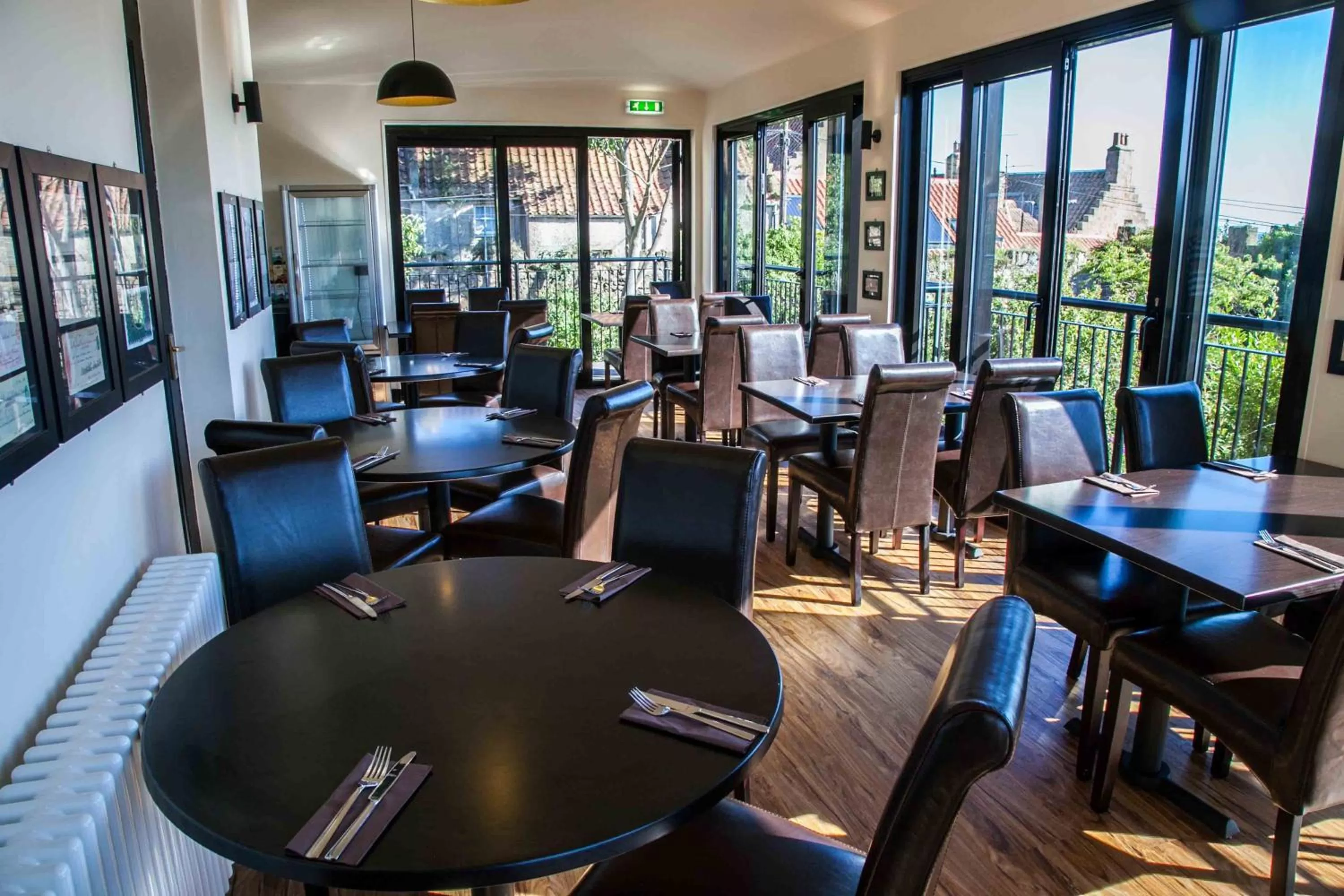 Restaurant/places to eat in The Bank