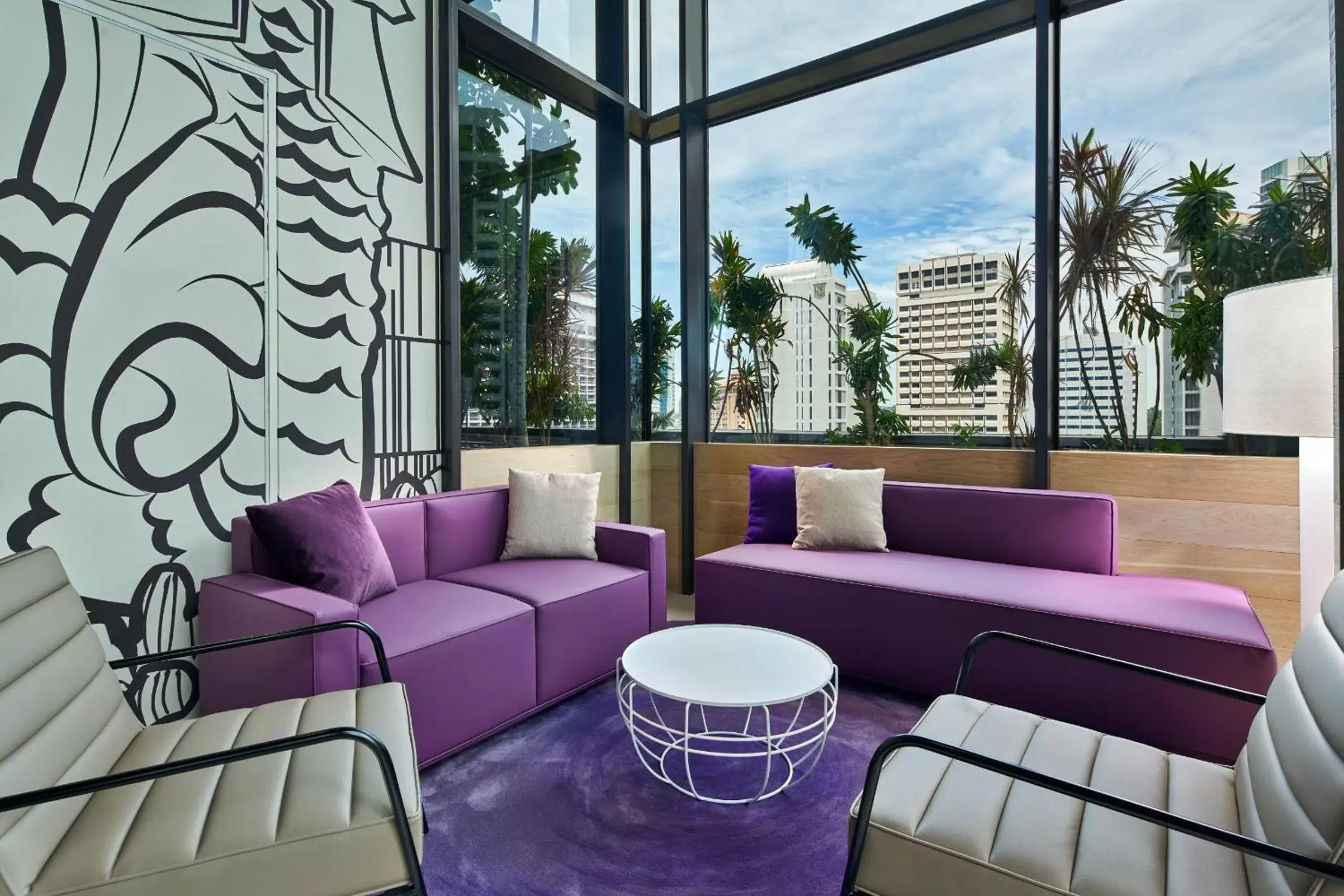 Lounge or bar in YOTEL Singapore Orchard Road