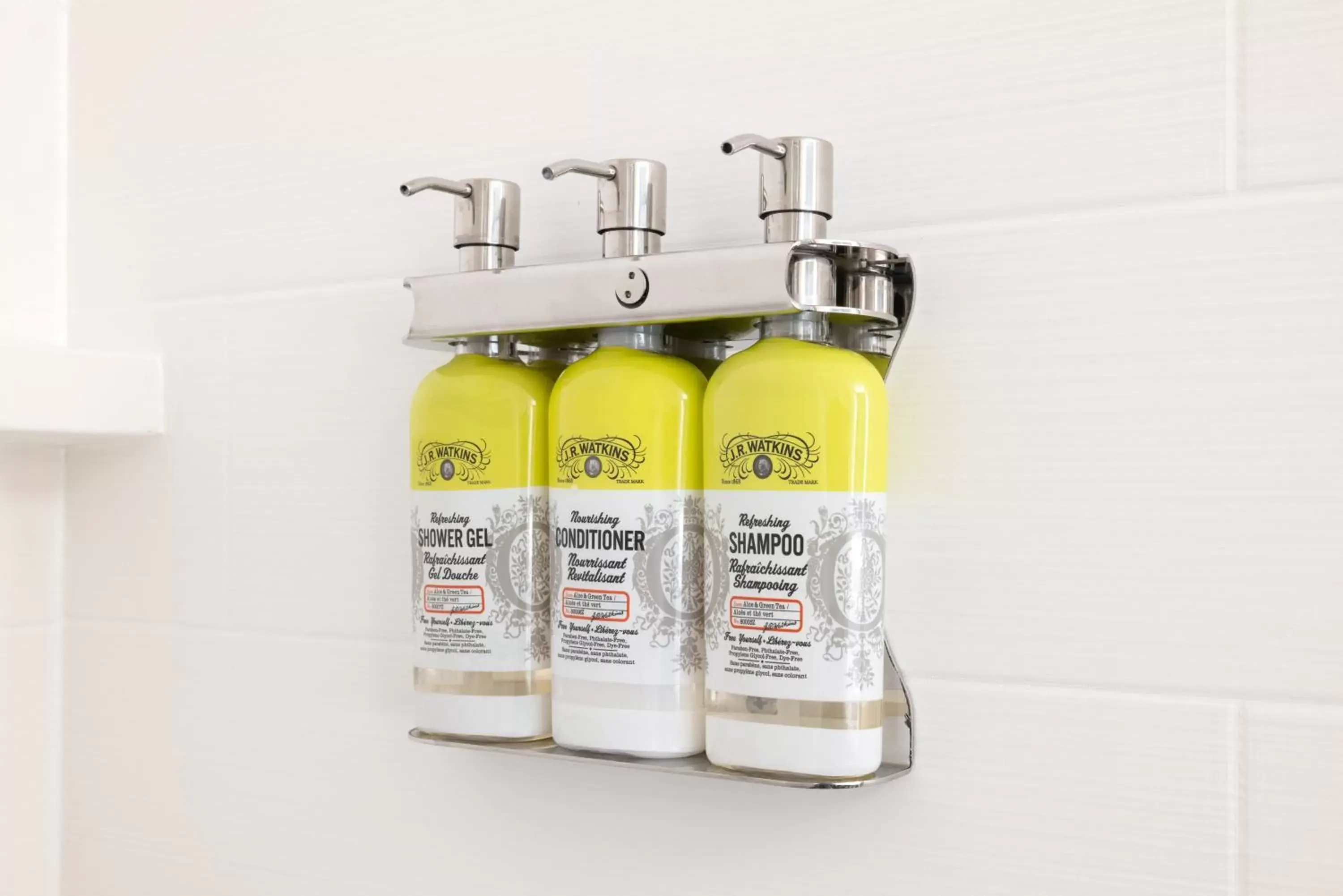 Standard King Room in Holiday Inn Express & Suites Boston - Cambridge by IHG Standard King Room in Holiday Inn Express & Suites Boston - Cambridge by IHG