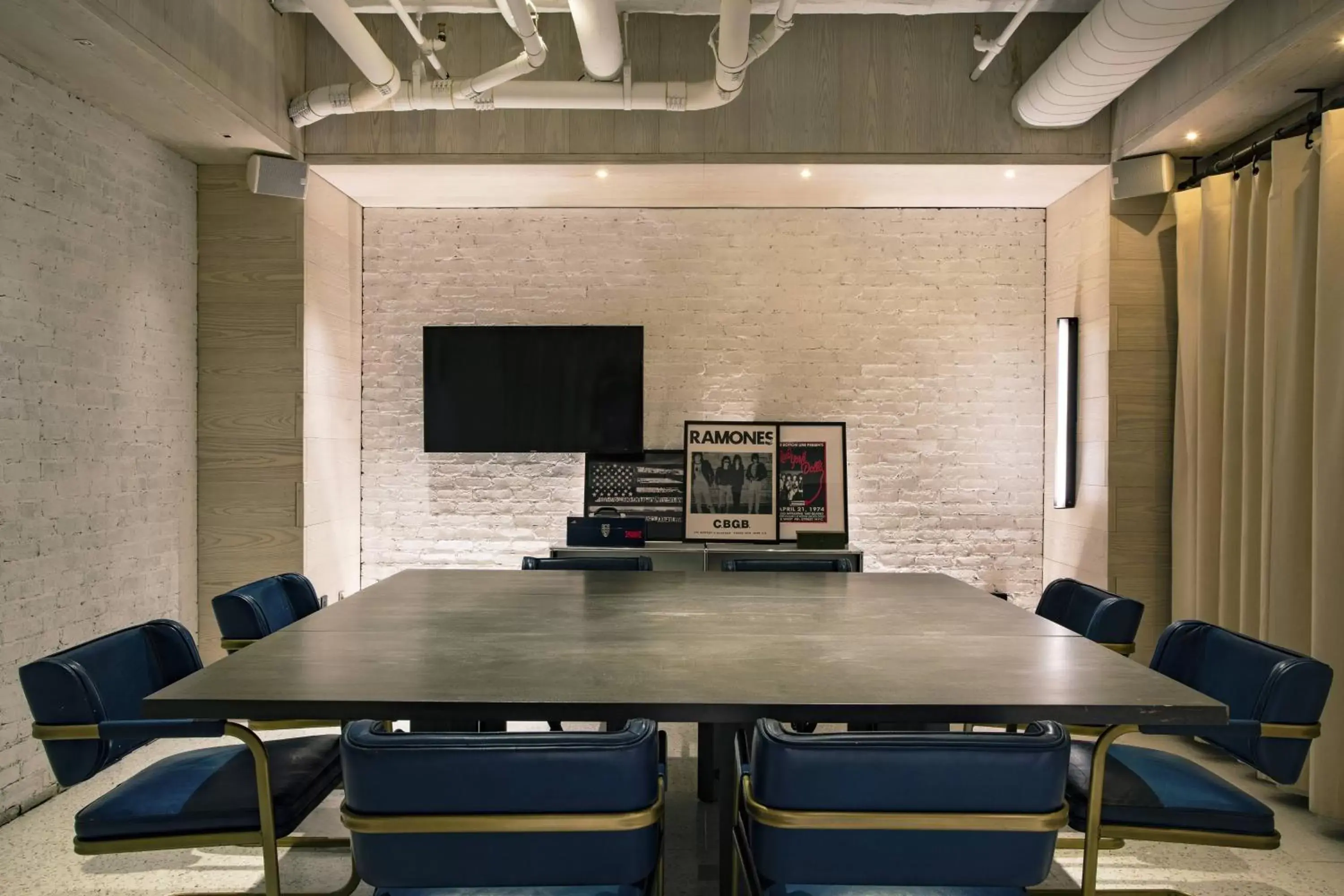 Meeting/conference room in MOXY NYC Times Square