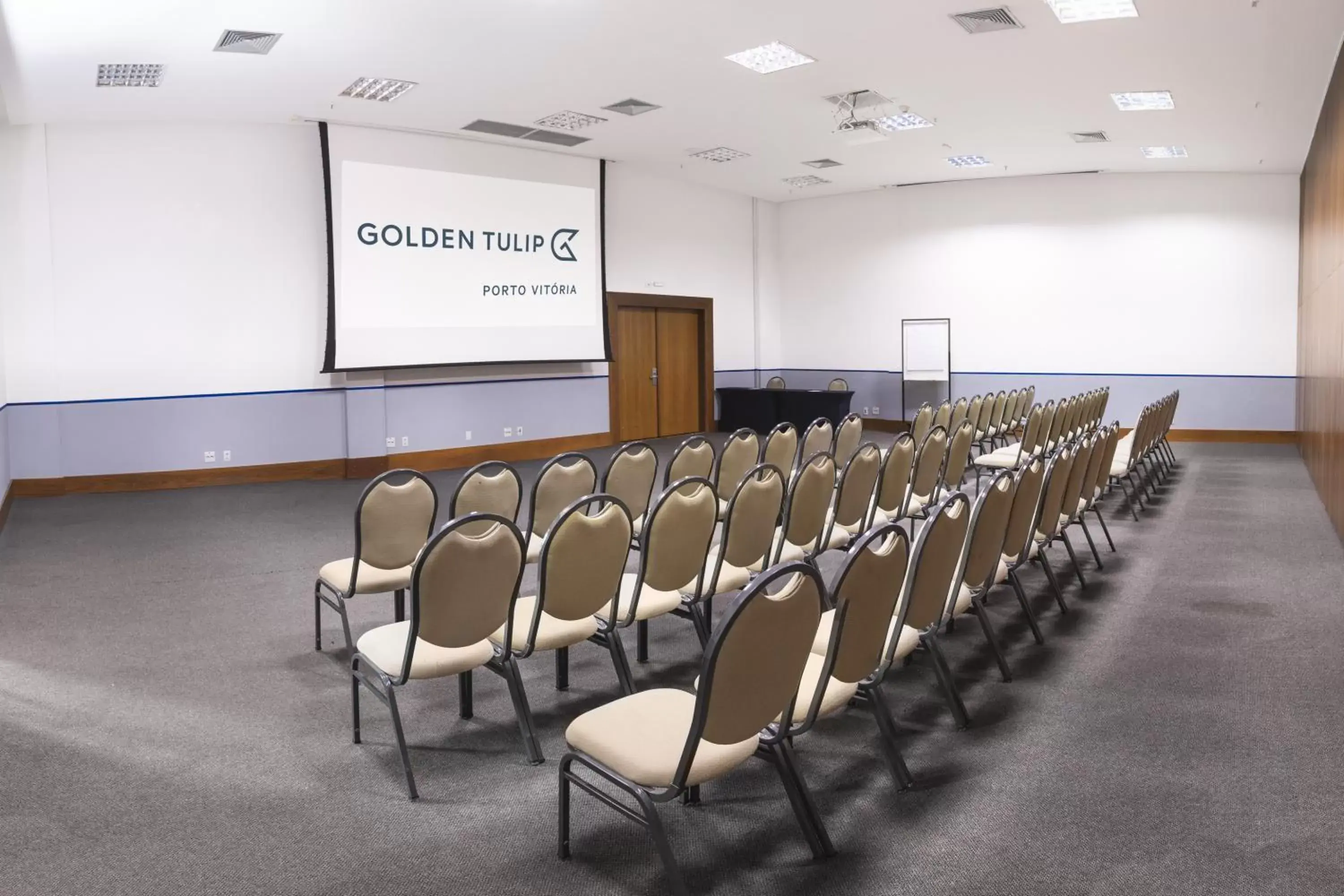 Meeting/conference room in Golden Tulip Porto Vitória