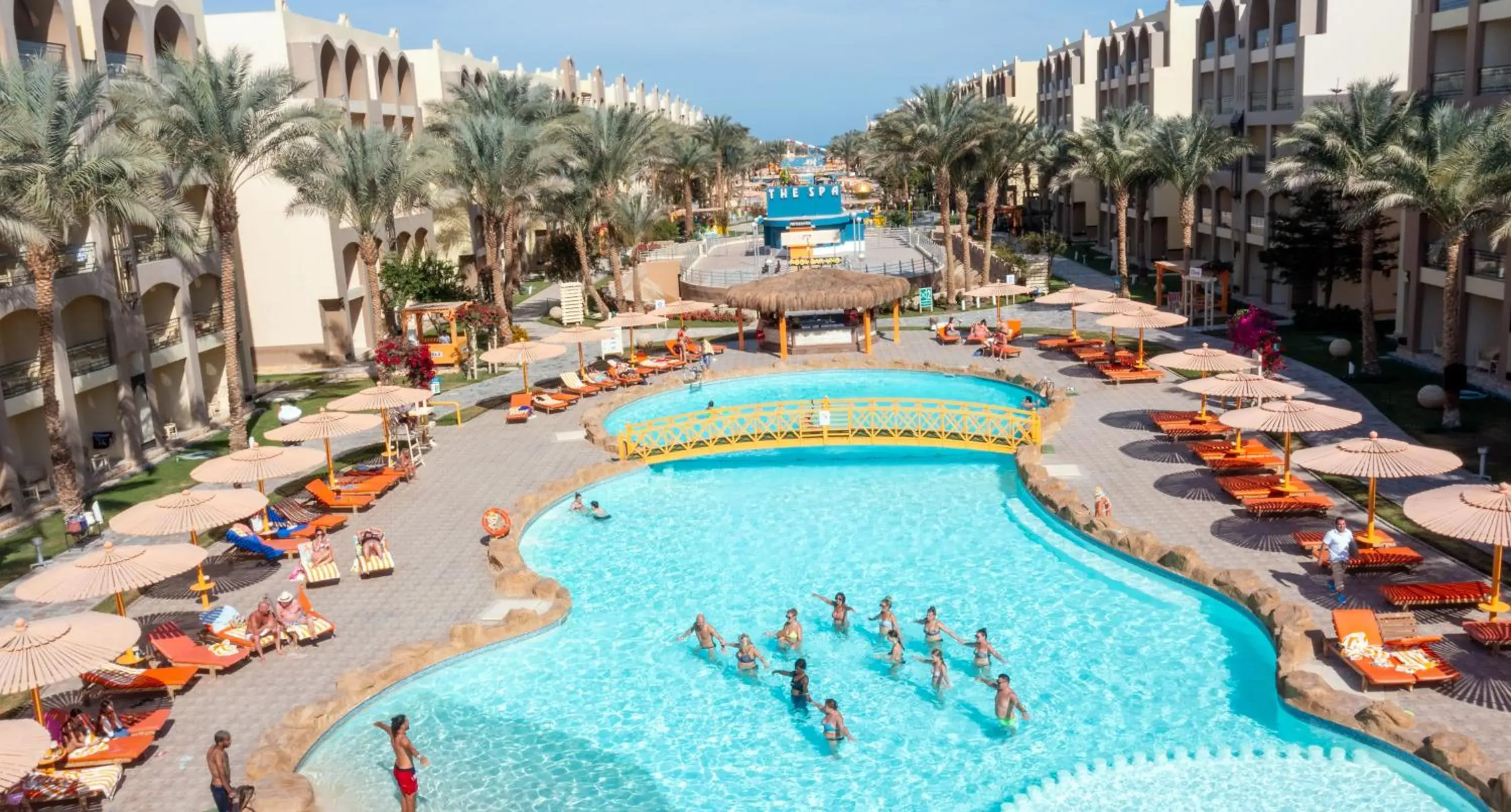 Property building, Swimming Pool in El Karma Beach Resort & Aqua Park - Hurghada