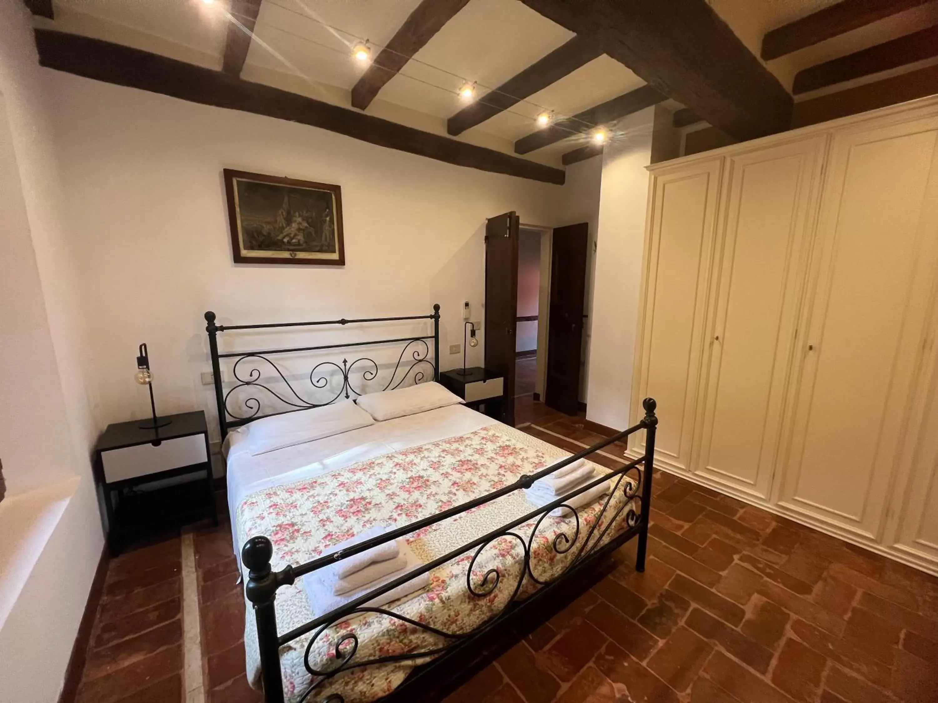 Bed in Cà Palazzo Malvasia - BolognaRooms