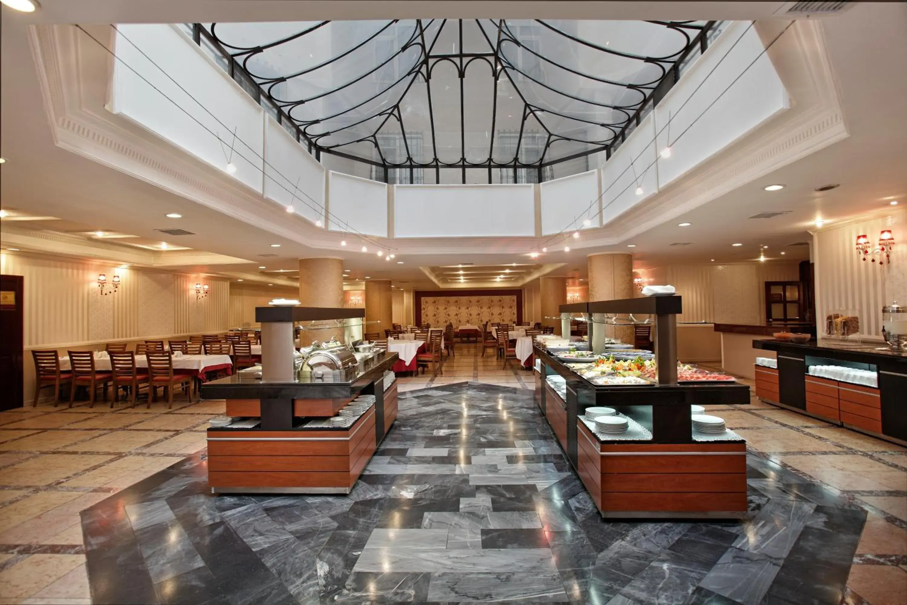 Lobby or reception, Restaurant/Places to Eat in Grand Hotel Halic