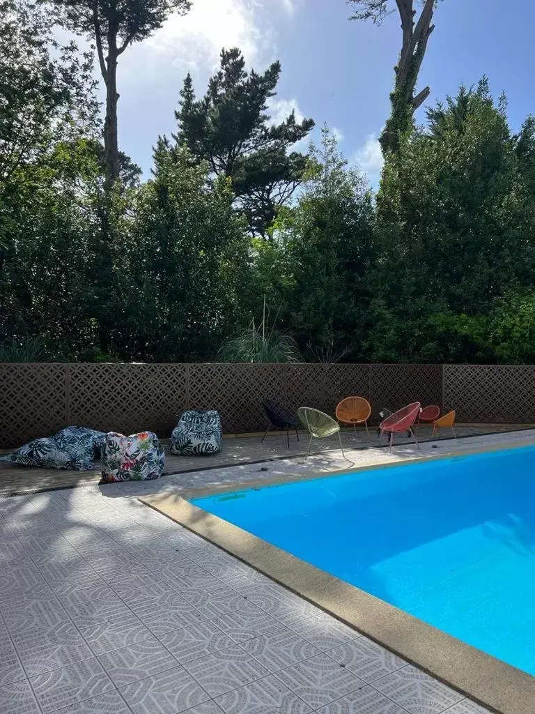 Property building, Swimming Pool in Résidence Chateau d'Acotz - Avec piscine à 600m des plages à Saint-Jean-de-Luz
