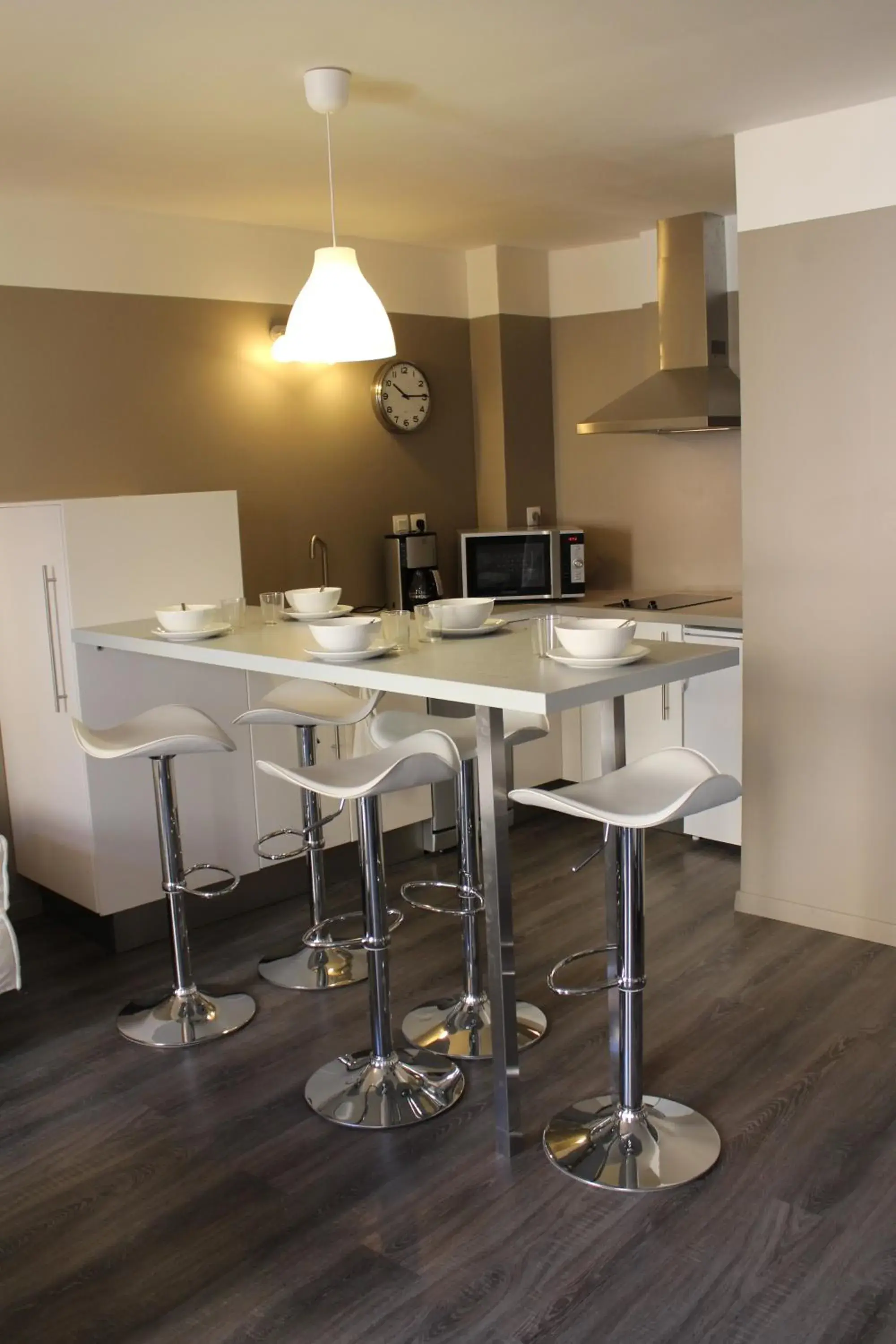 Dining area, Kitchen/Kitchenette in La Maison Vieille Maison d'Hôtes & Gîtes