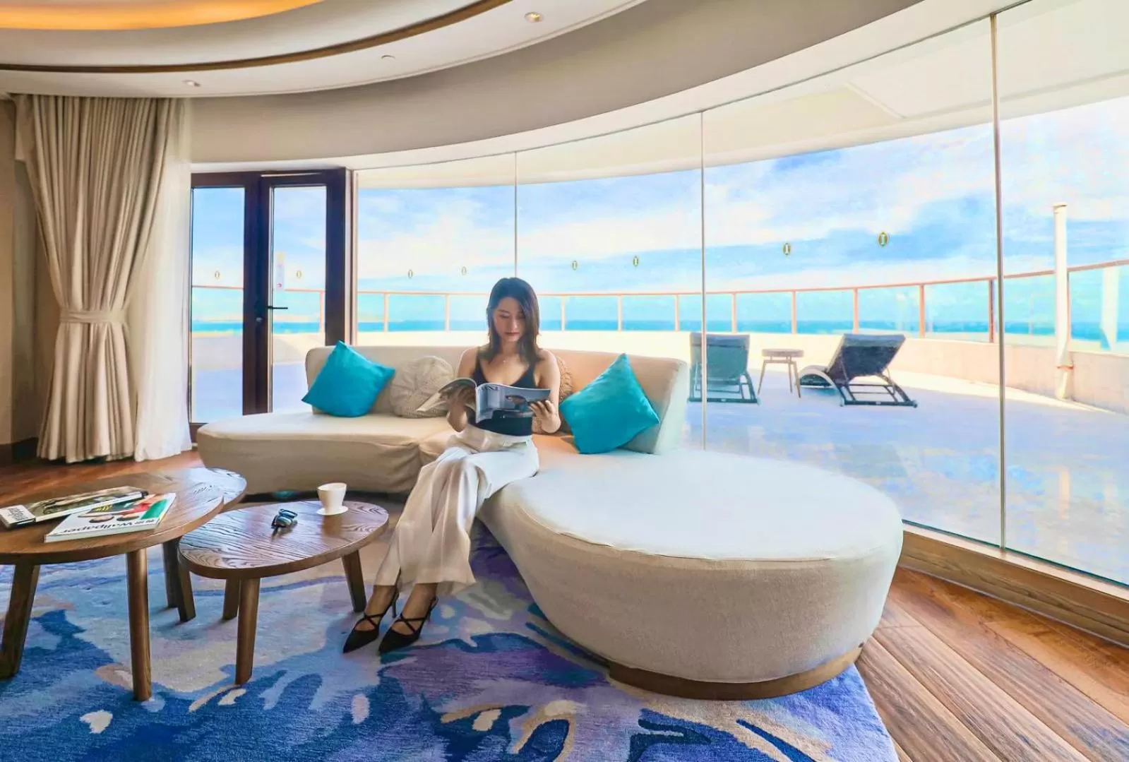 Living room in InterContinental Sanya Haitang Bay Resort by IHG