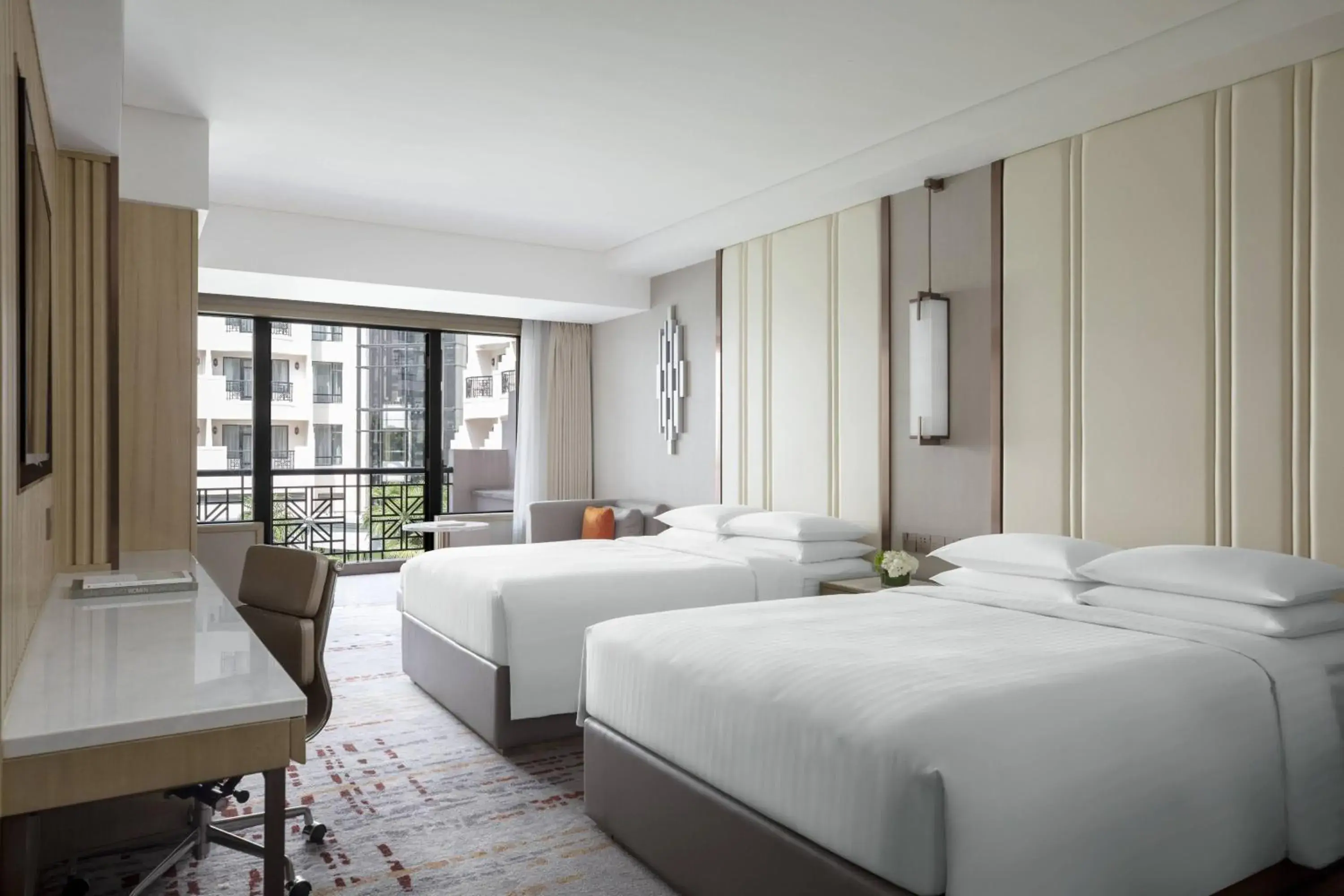 Photo of the whole room in Shanghai Marriott Hotel Hongqiao