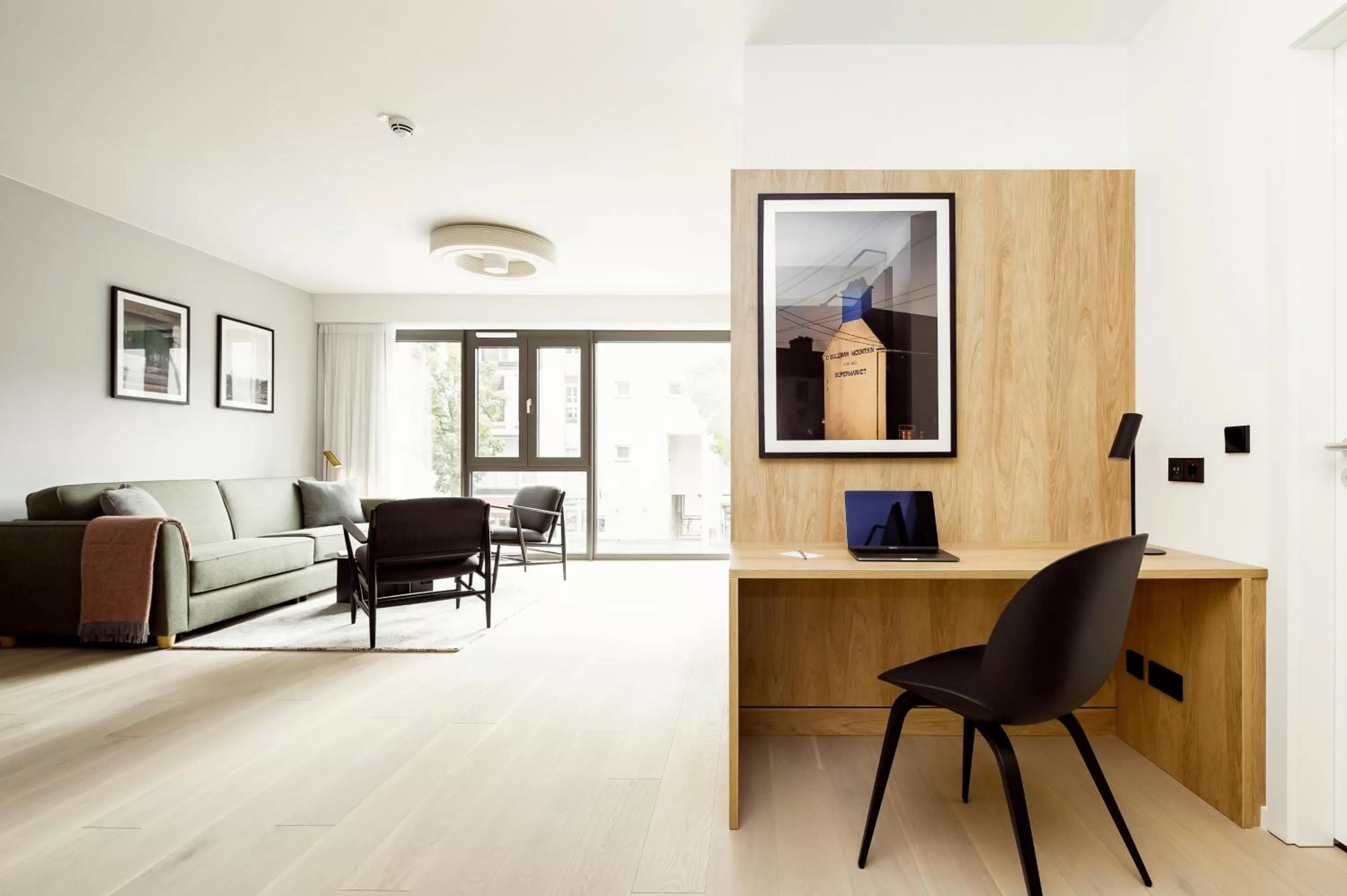 Living room in Wilde Aparthotels Berlin, Checkpoint Charlie