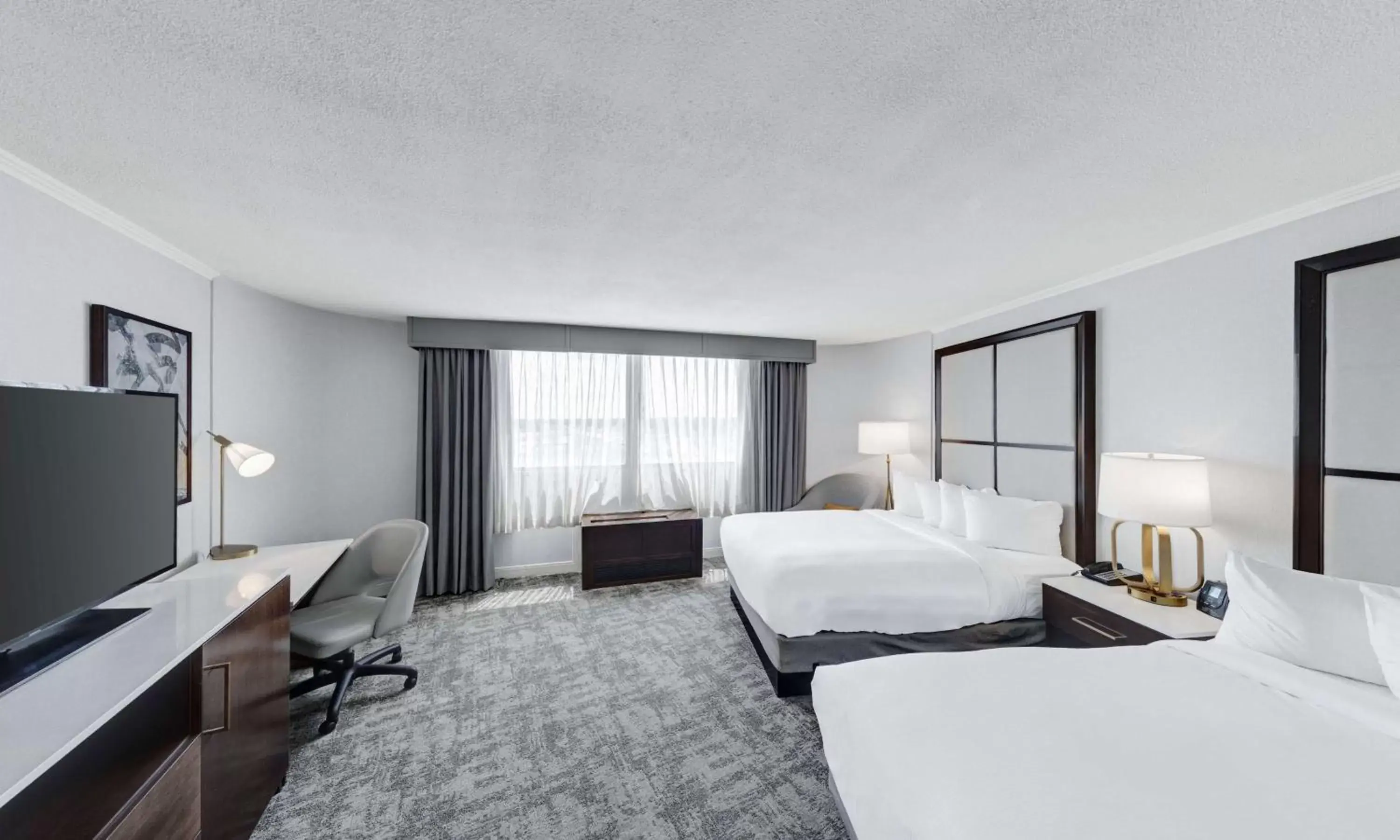 Bedroom in Hilton Chicago/Oak Lawn