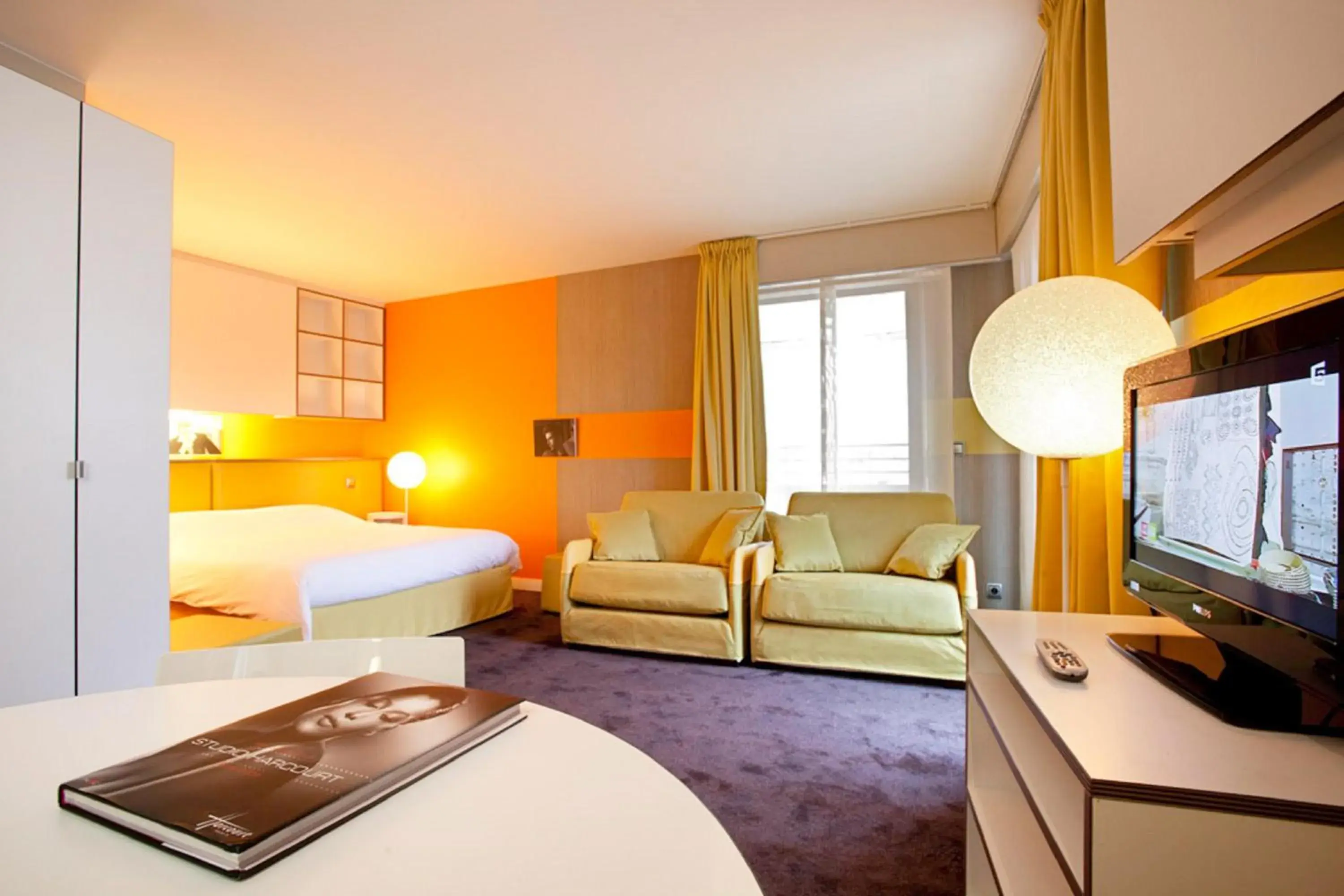 Living room in AppartHotel Mercure Paris Boulogne