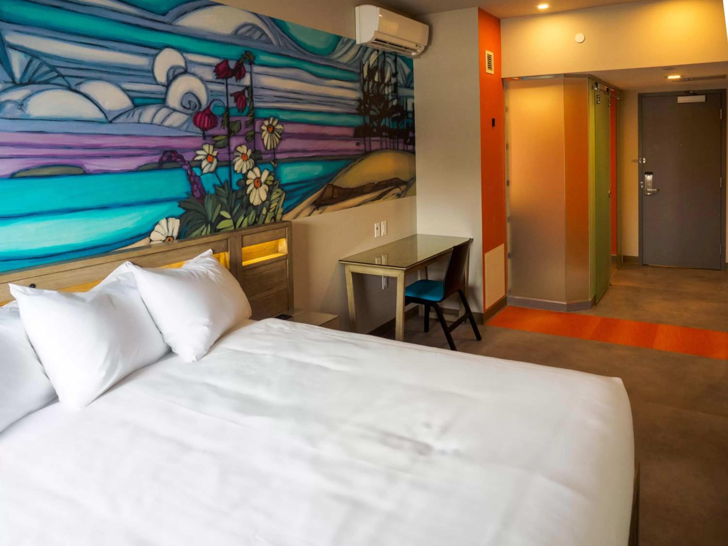 Bed in The Arts Hotel