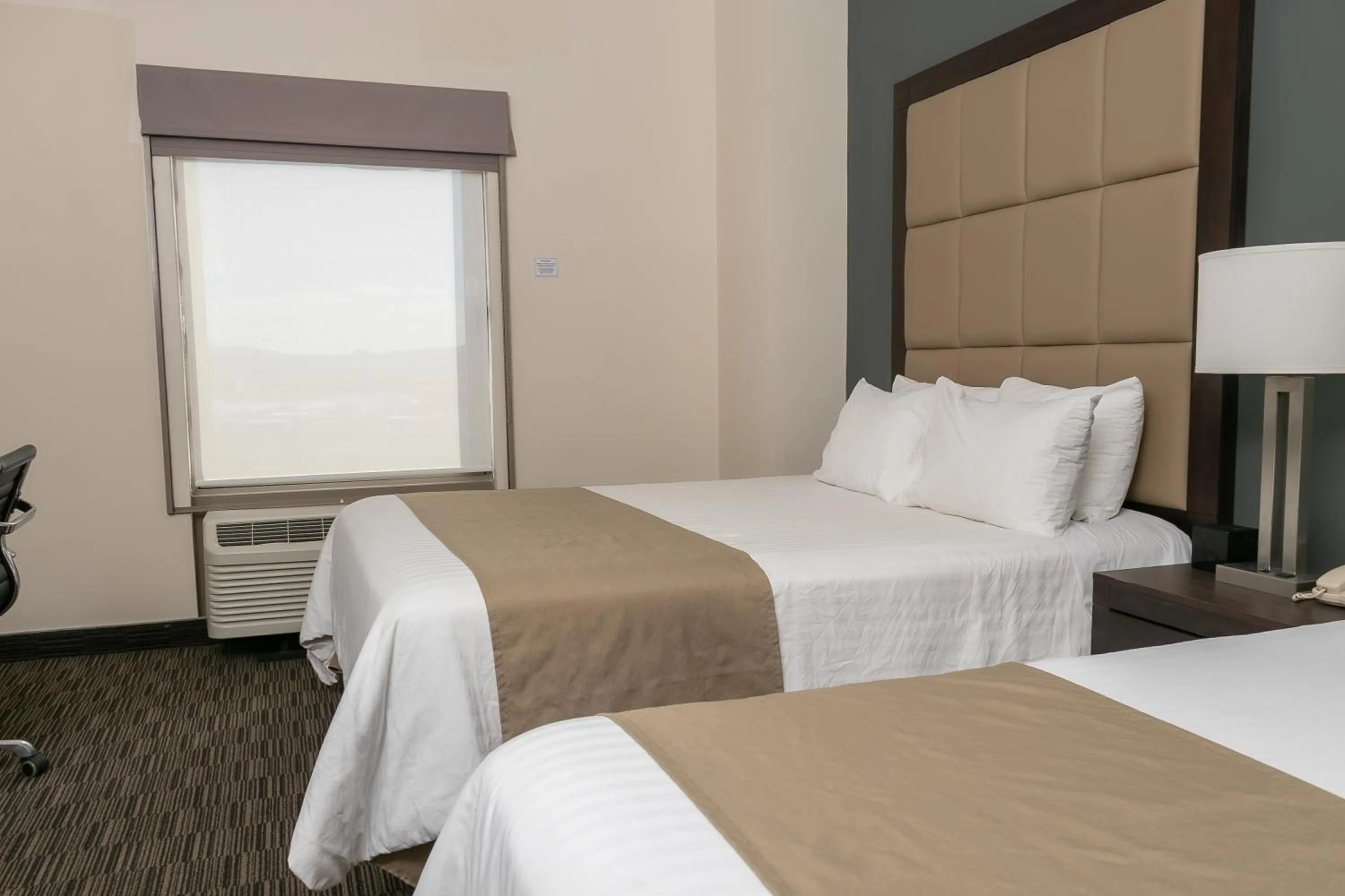 Photo of the whole room, Bed in Best Western Plus Chihuahua Juventud