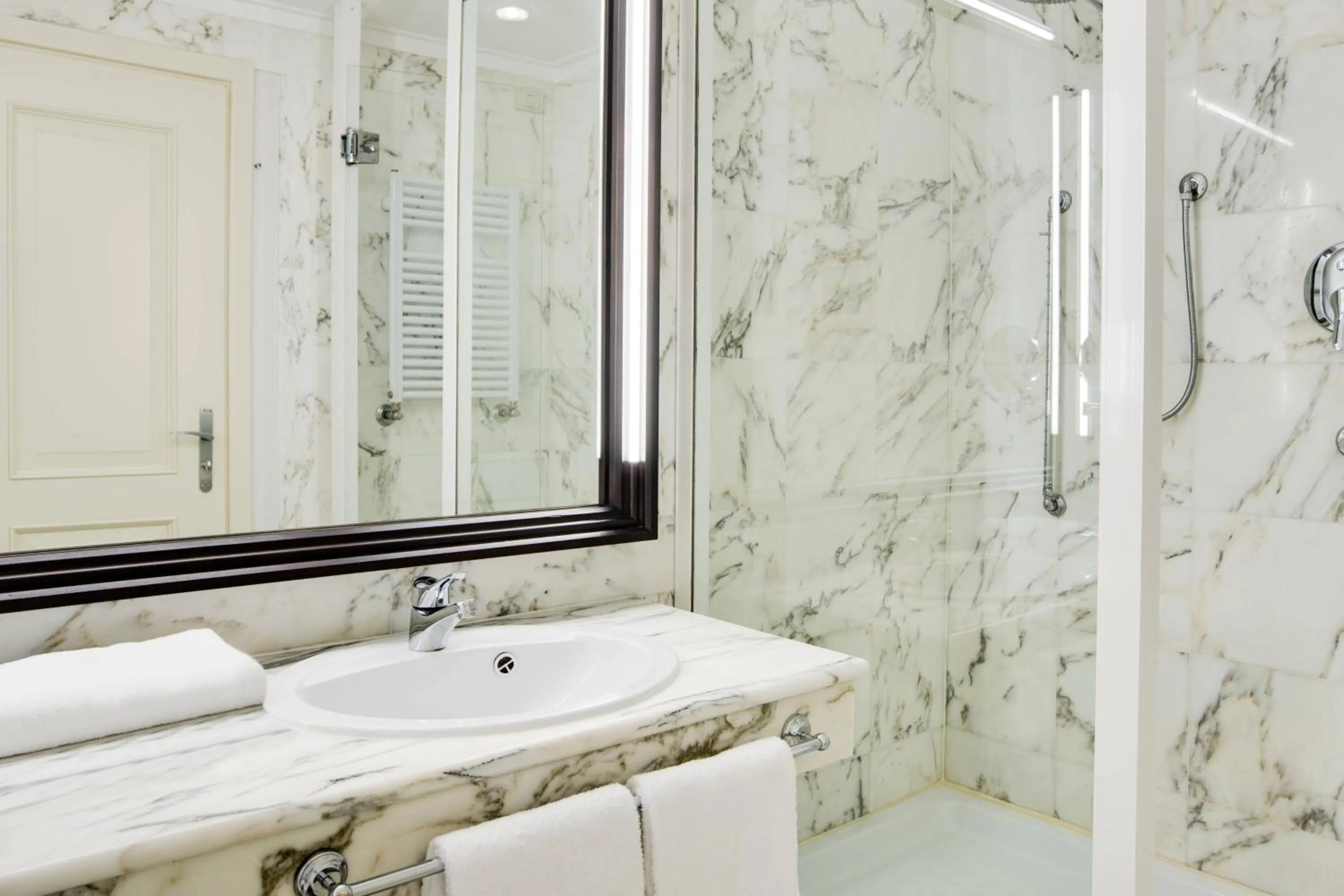 Bathroom in Sheraton Lake Como Hotel