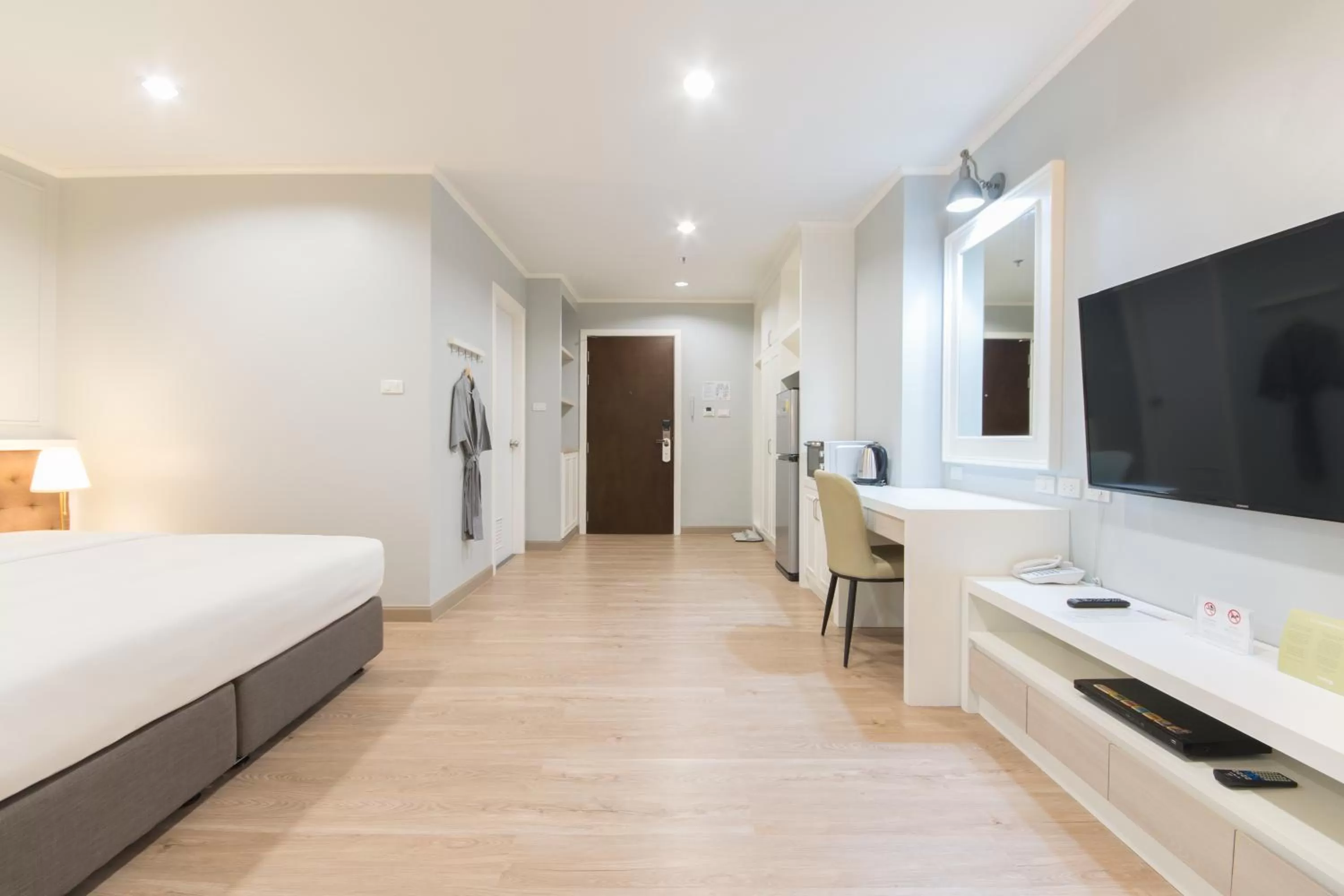 Bed in Jasmine Resort Sriracha