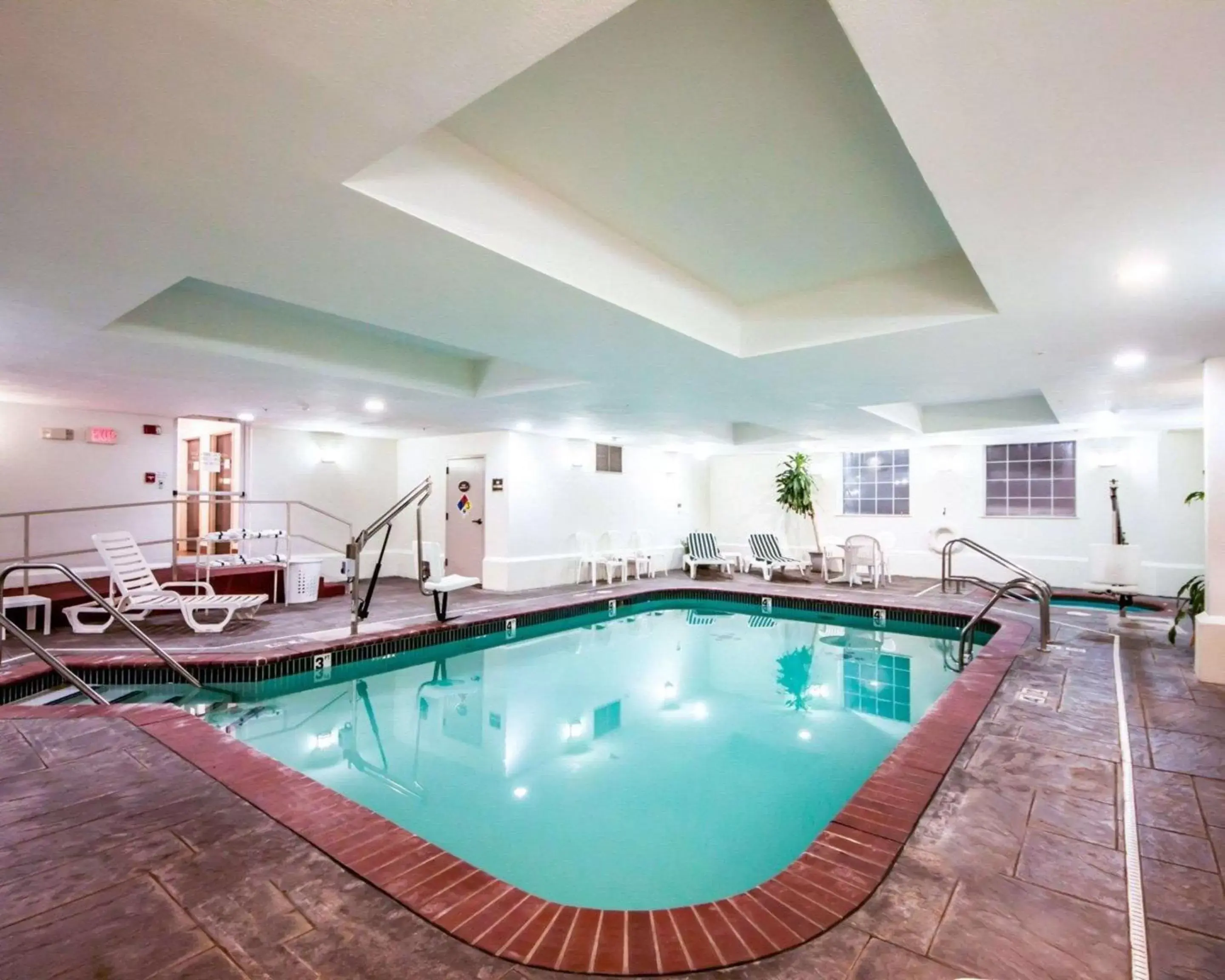 On site, Swimming Pool in Sleep Inn & Suites Guthrie - Edmond North