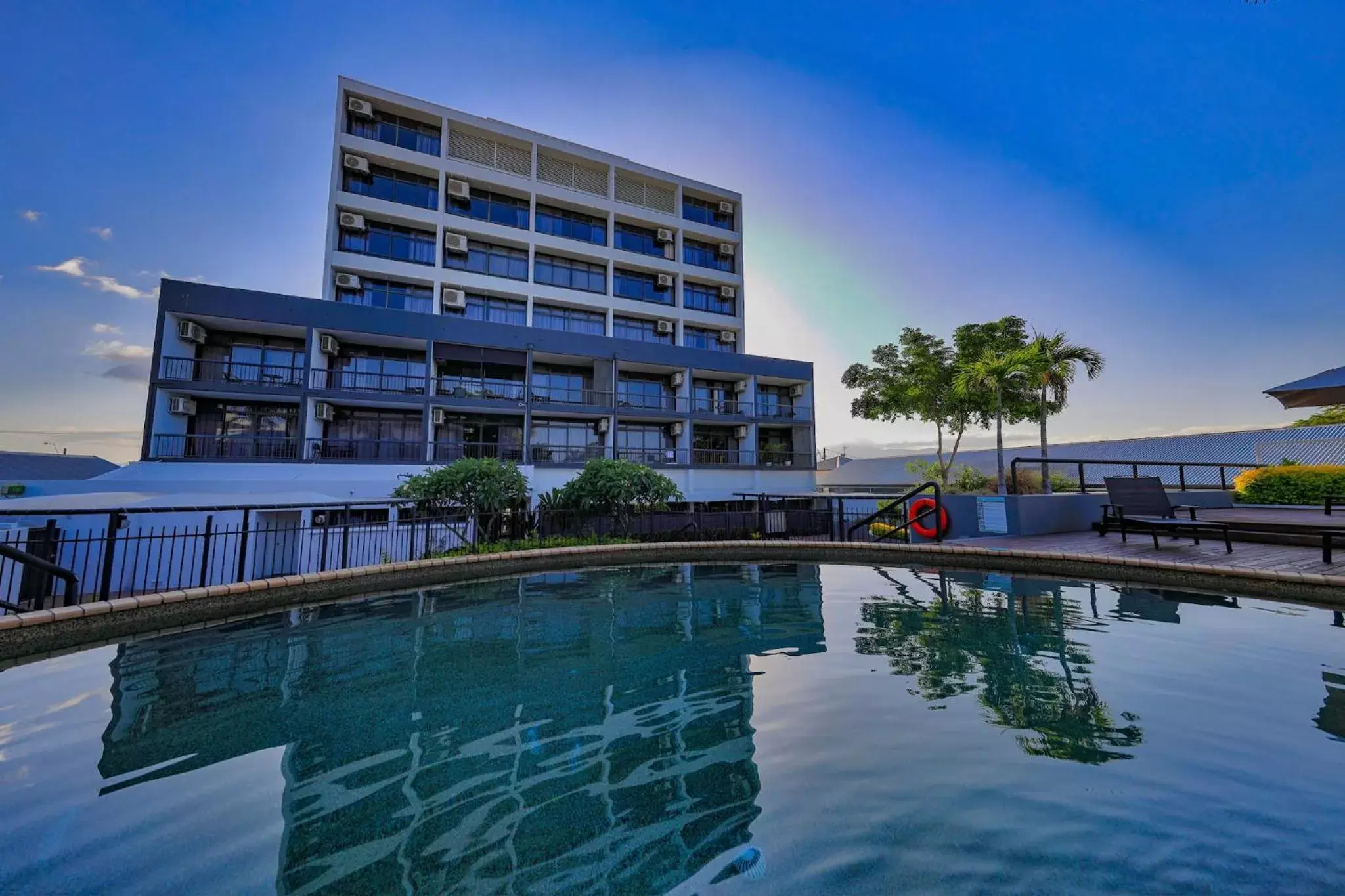 Property building, Swimming Pool in Sunshine Tower Hotel