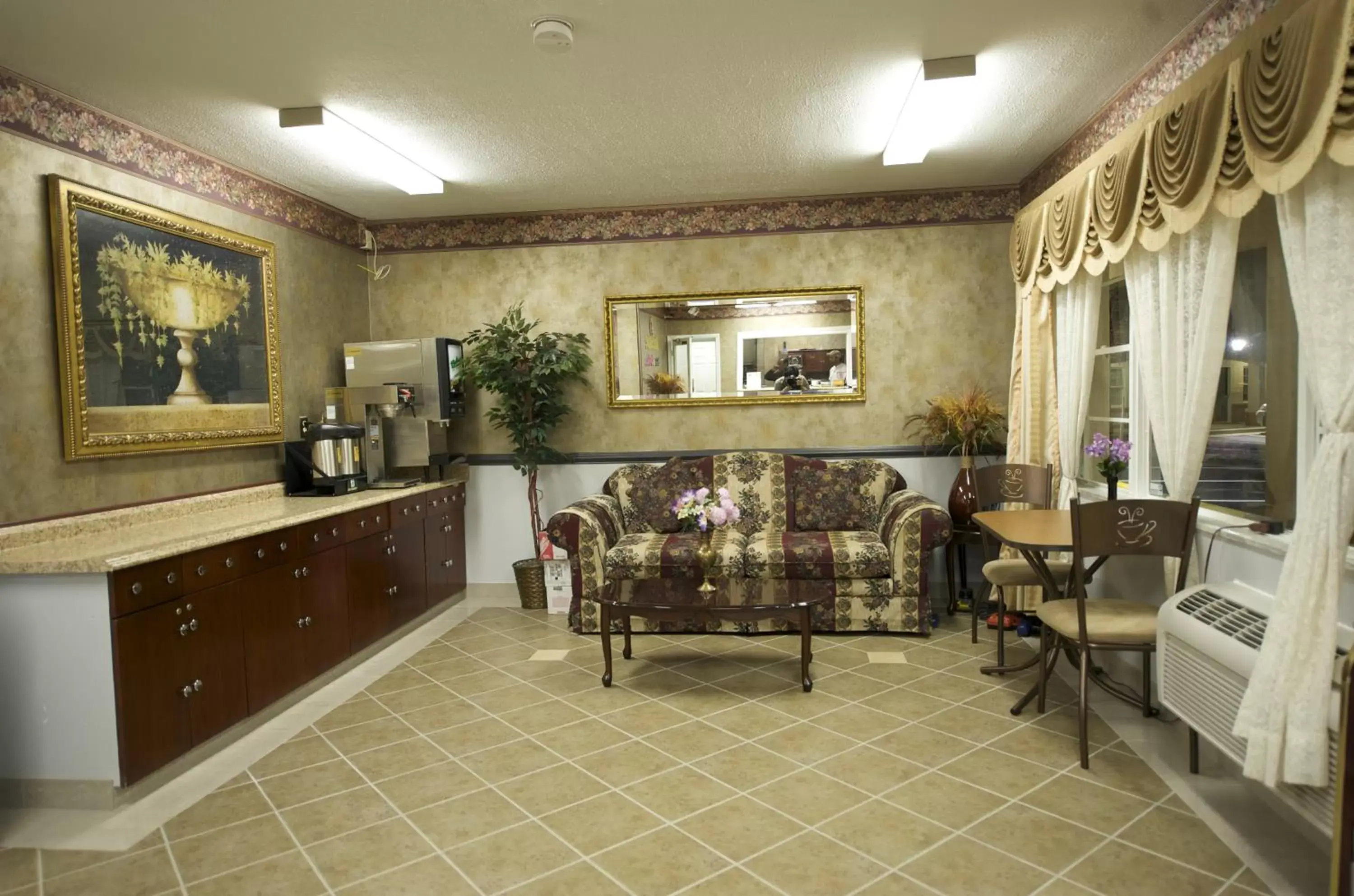 Lobby or reception, Seating Area in Executive Inn & Suites Upper Marlboro