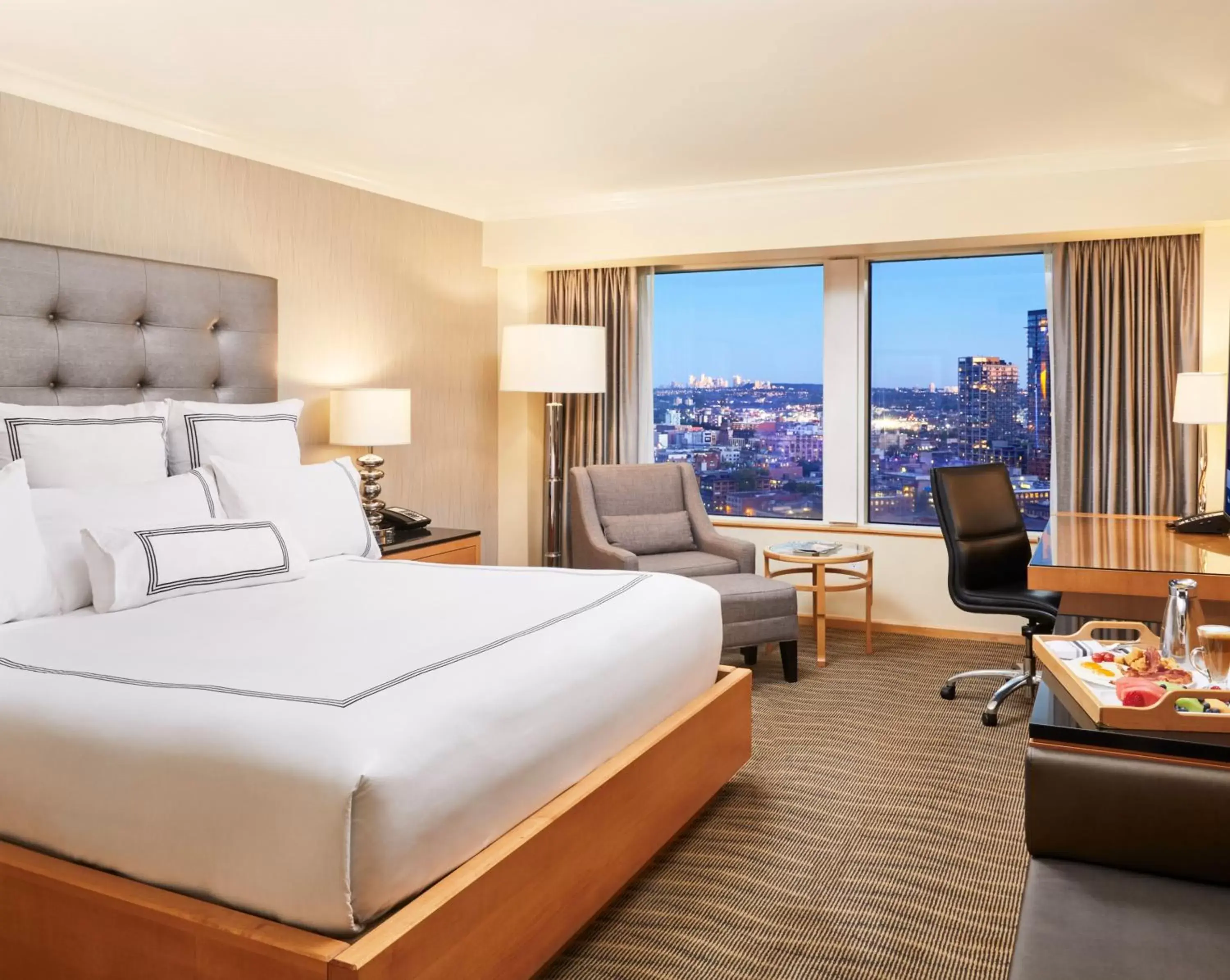 City view, Bed in Pan Pacific Vancouver City view, Bed in Pan Pacific Vancouver