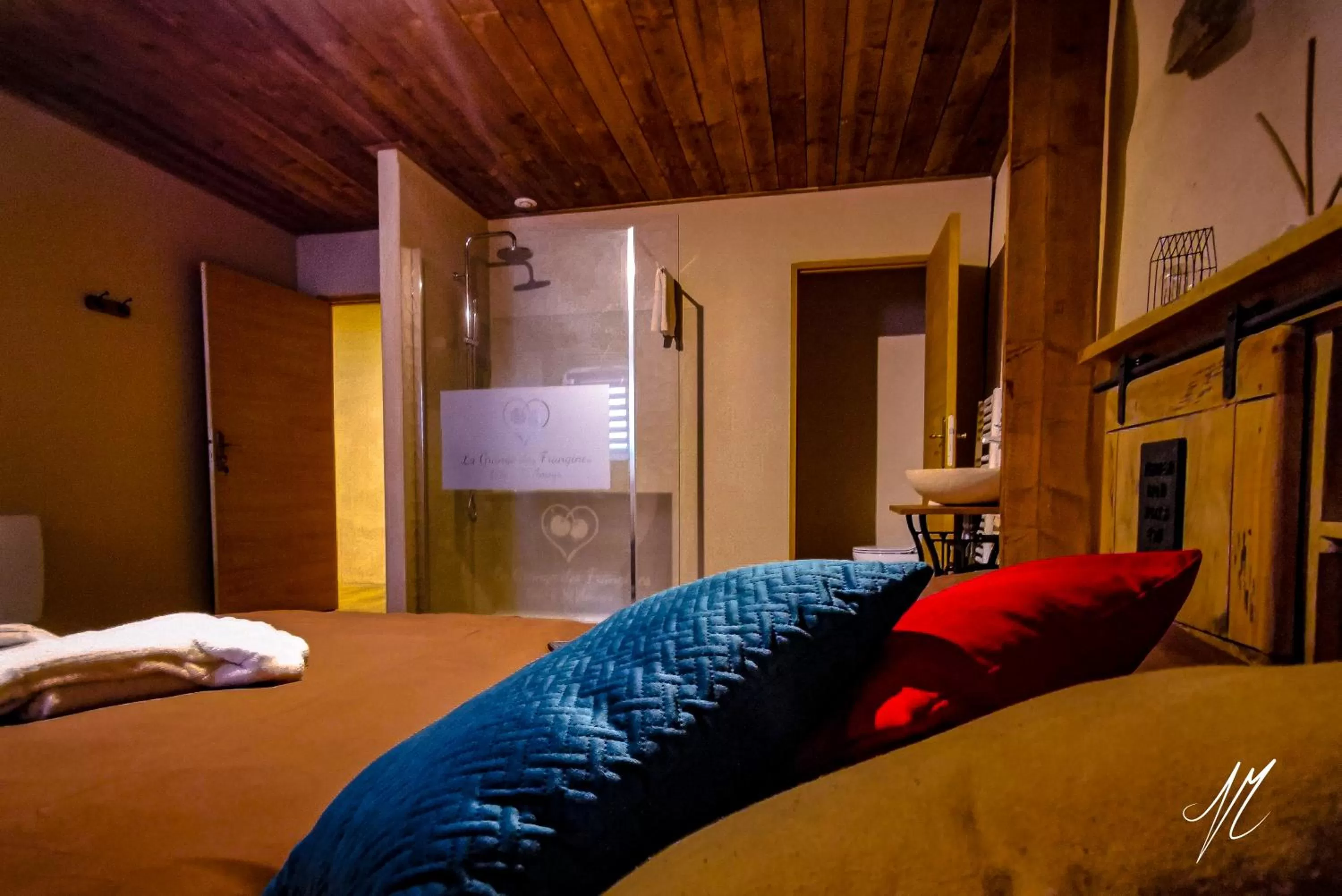 Bed in LA GRANGE DES FRANGINES