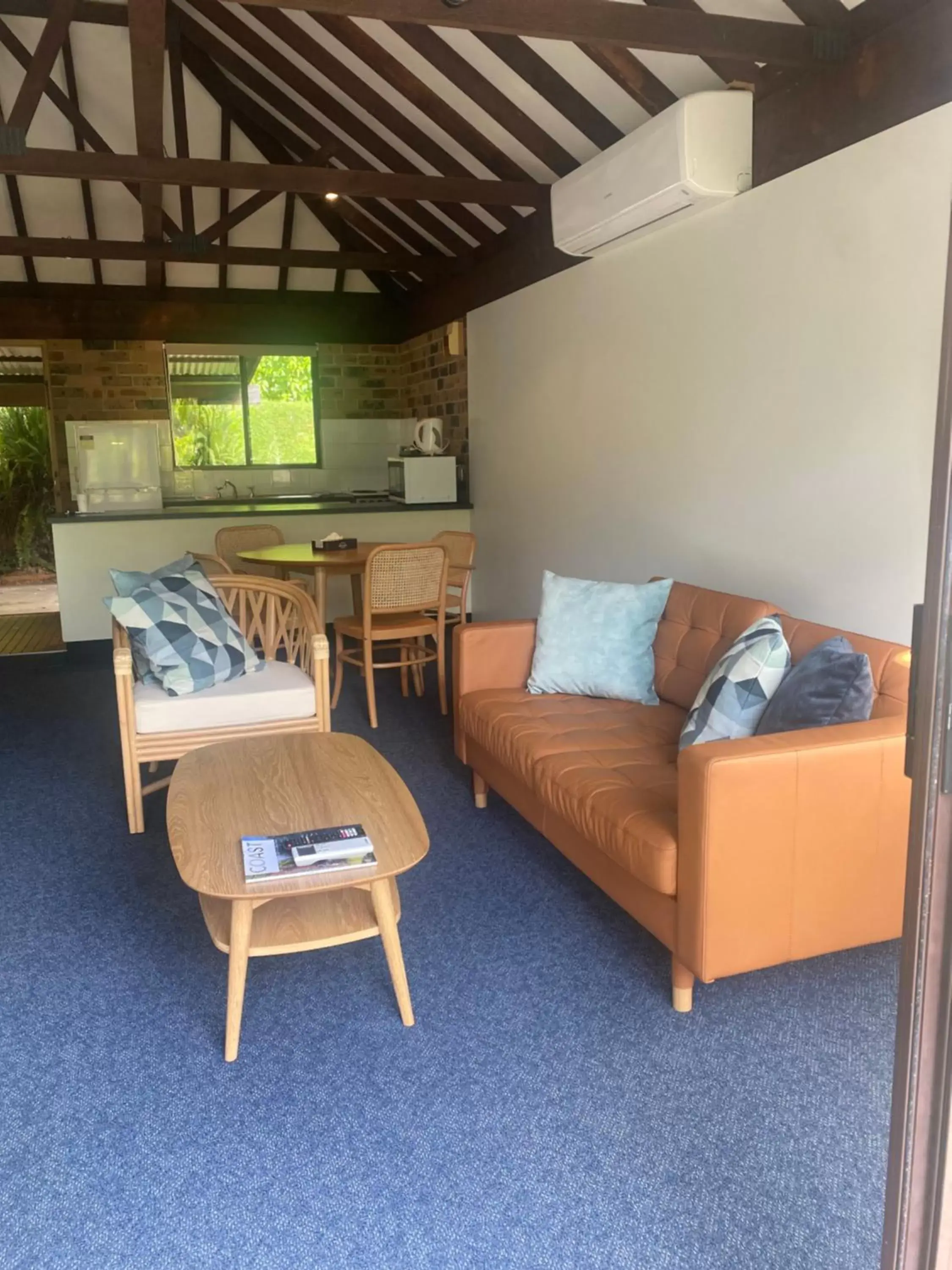 Living room, Seating Area in Avoca Beach Hotel