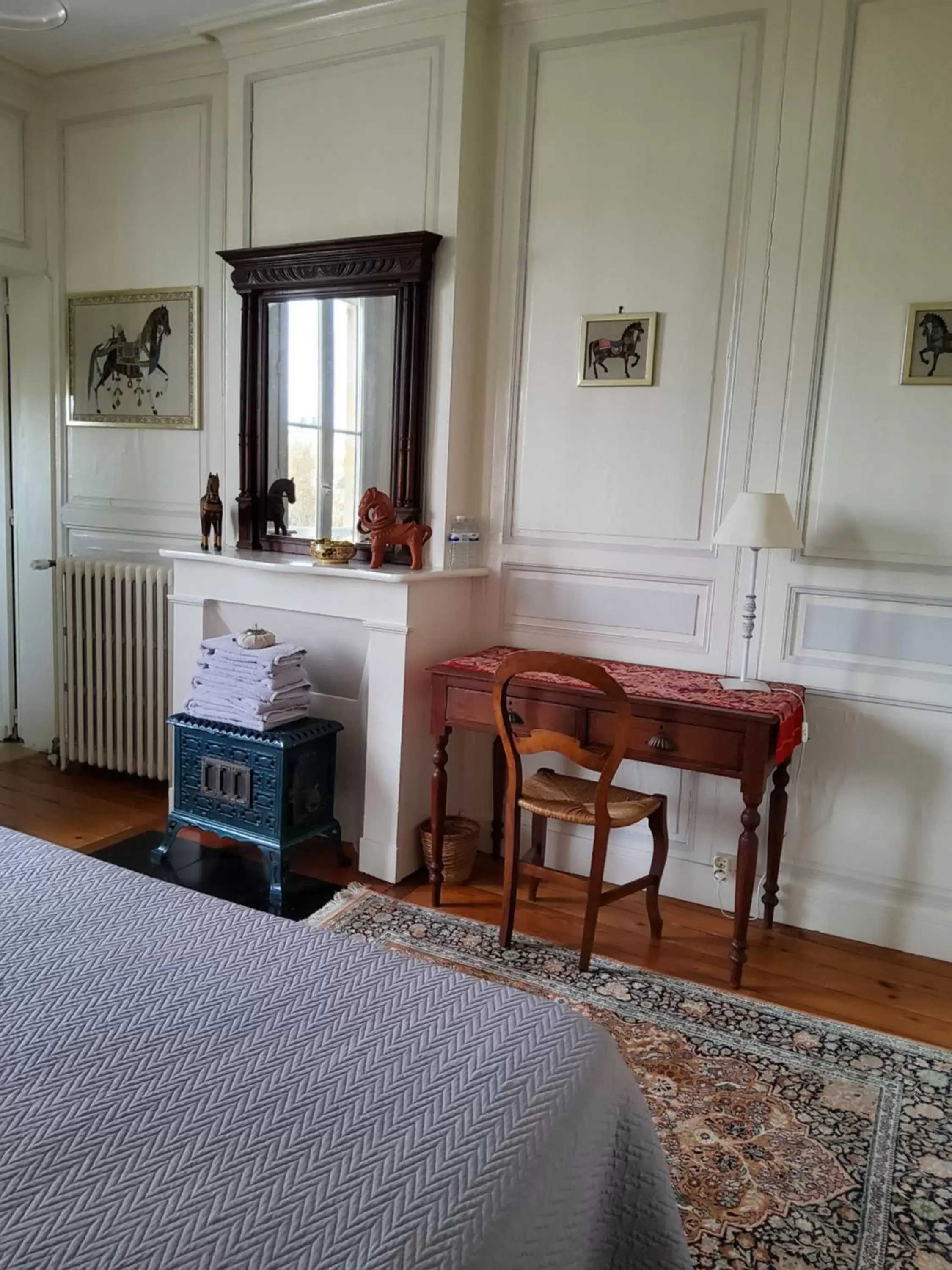 Bedroom, Seating Area in La Maison des Thermes, Chambre d'hôte